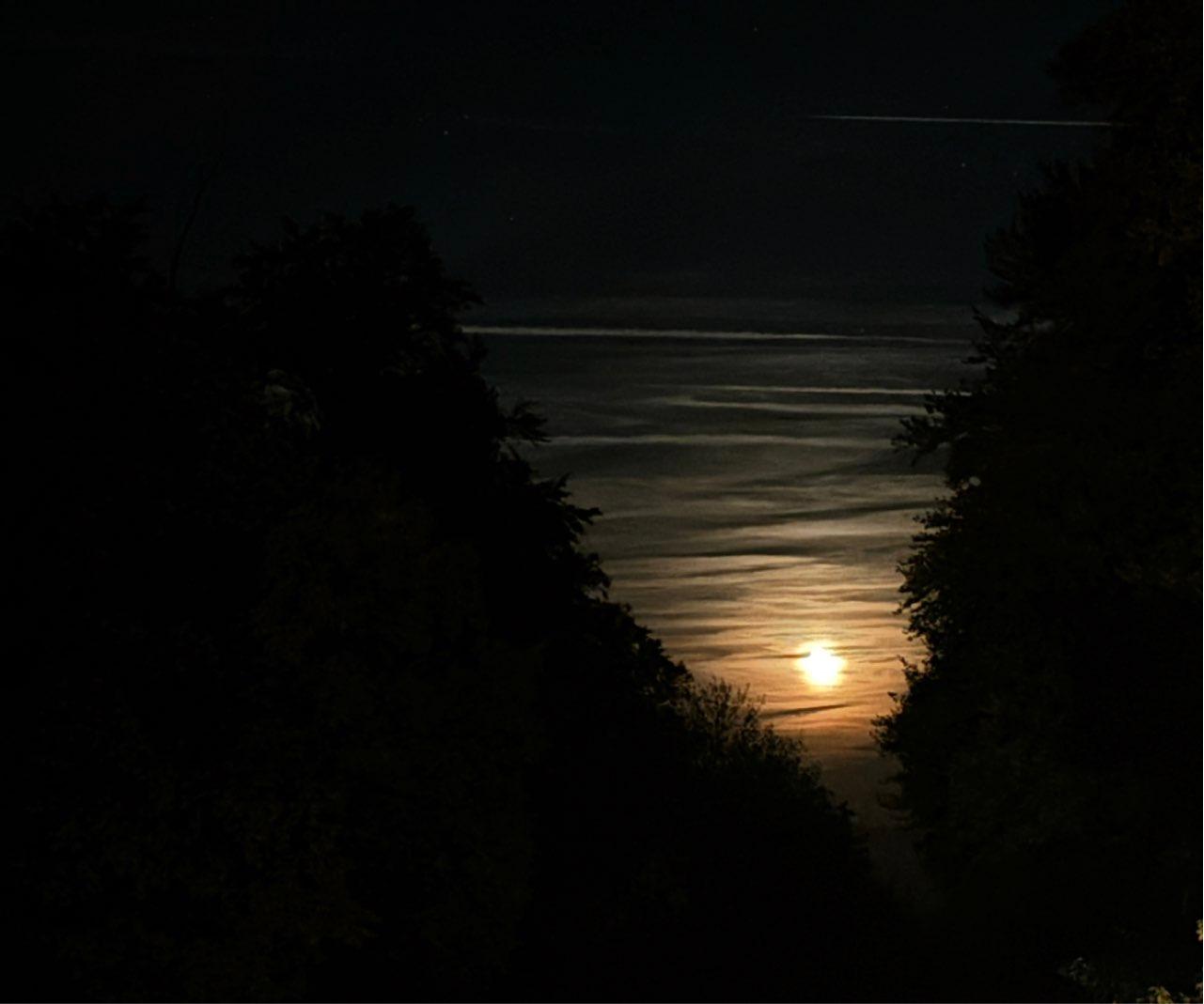 The Moon over Riedenburg, Deutschland — waning gibbous, Lunar Day 20
