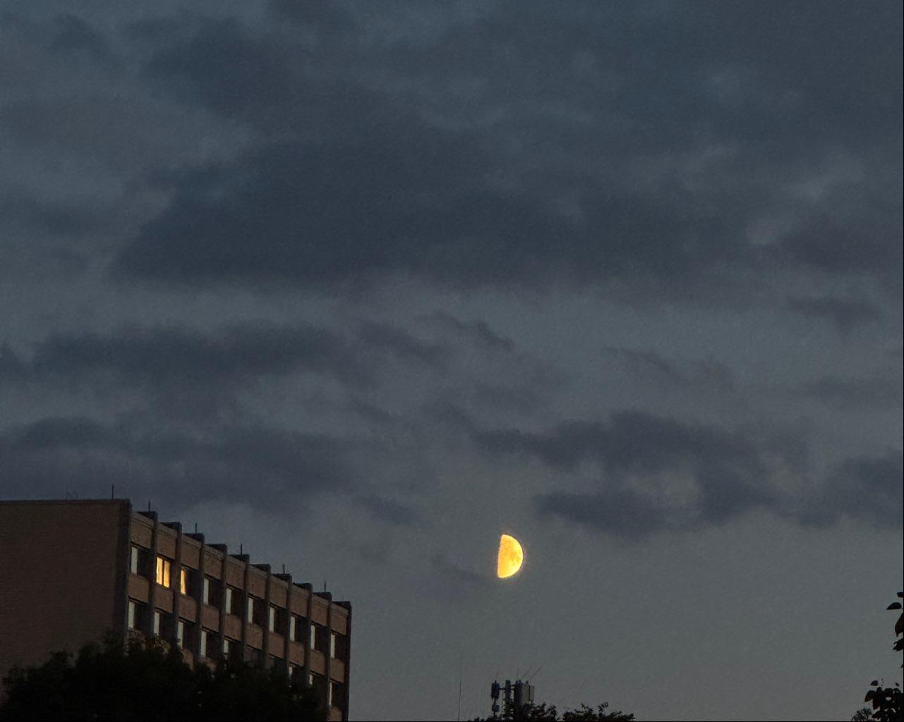 The Moon over Hamburg, Deutschland — first quarter, Lunar Day 10