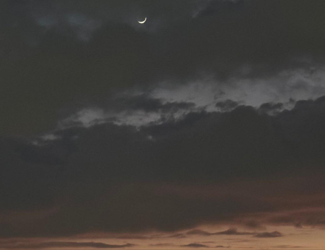 The Moon over Bucaramanga, Colombia — waxing crescent, Lunar Day 4