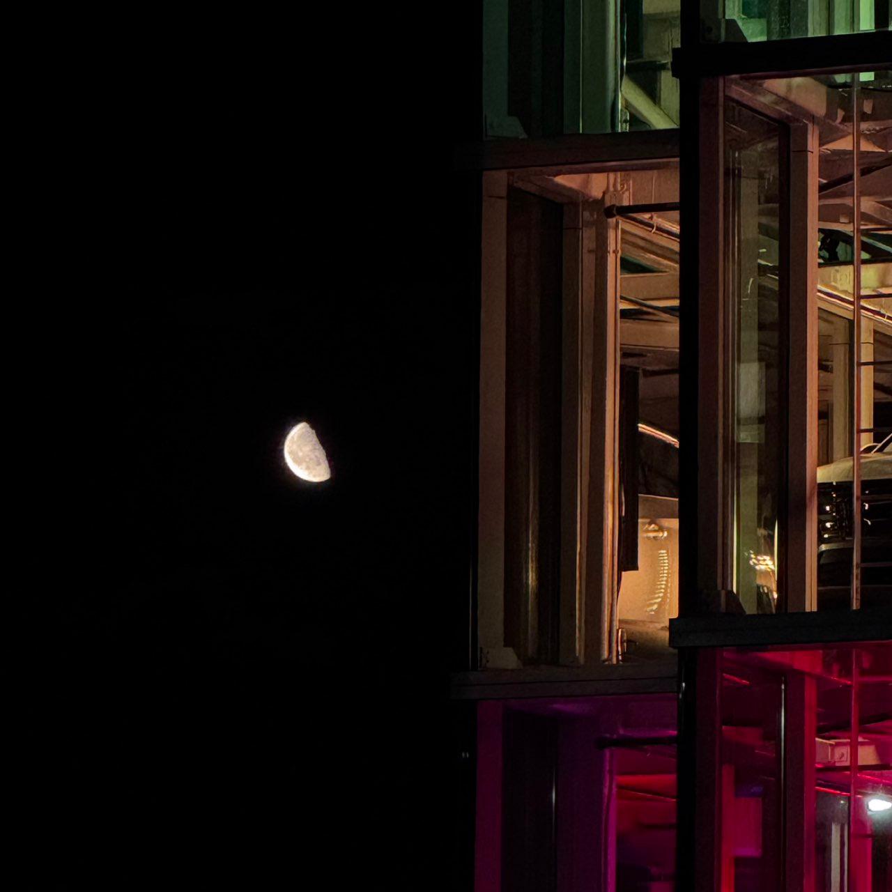 The Moon over Warrensville Heights, United States — last quarter, Lunar Day 22