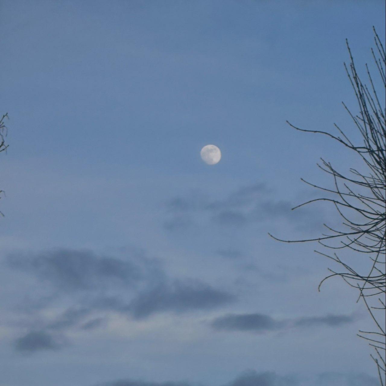 The Moon over Birmingham, United Kingdom — full moon, Lunar Day 13