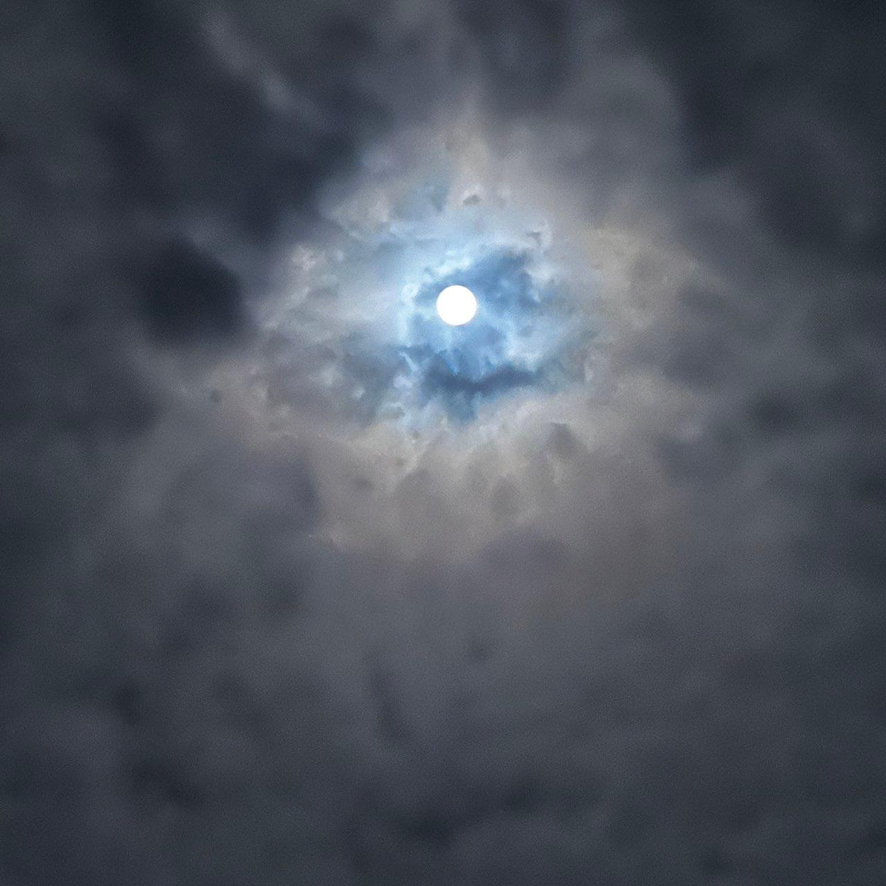 The Moon over Barranquilla, Colombia — full moon, Lunar Day 16
