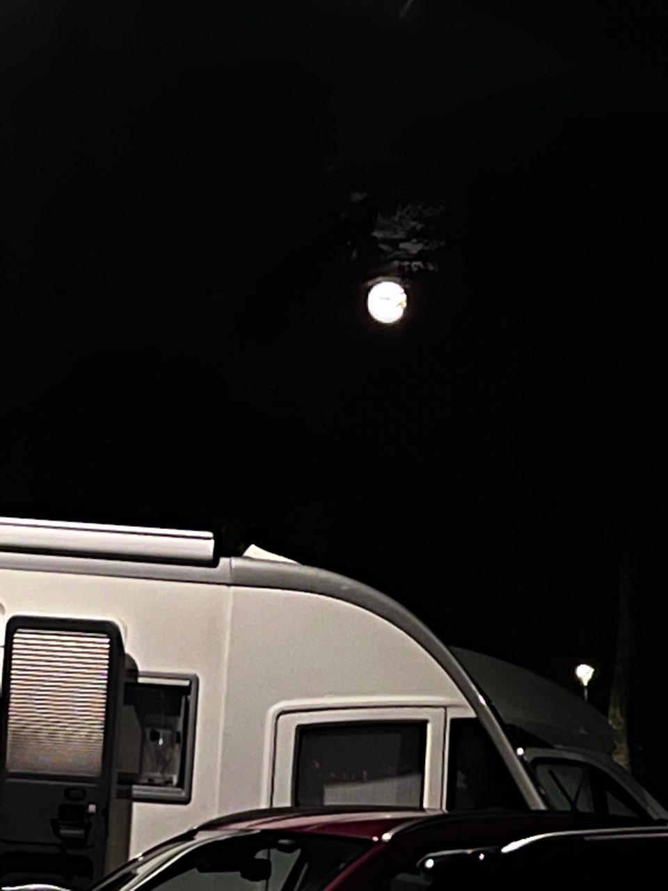The Moon over Venezia, Italia — full moon, Lunar Day 15