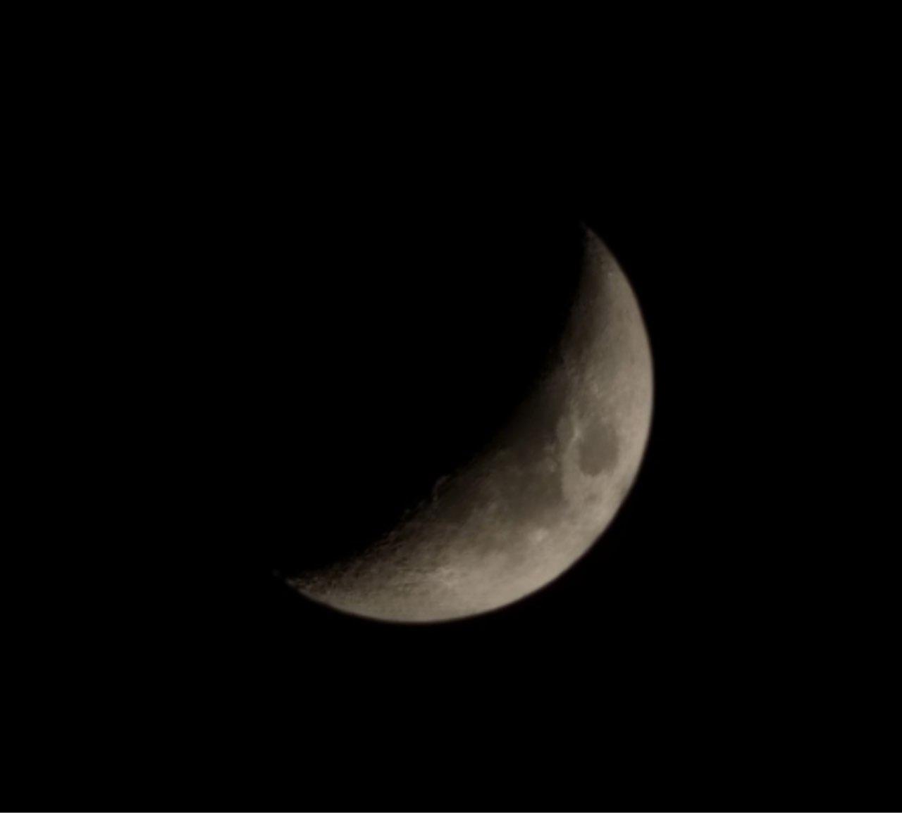 The Moon over Chania, Griechenland — first quarter, Lunar Day 6