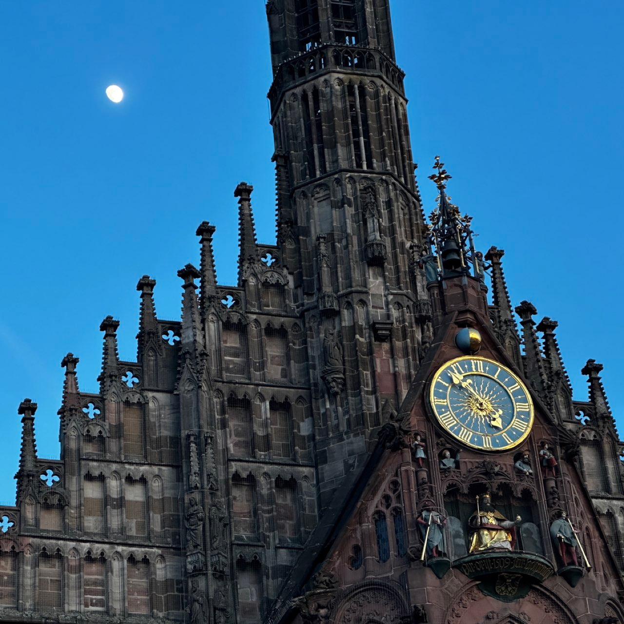 The Moon over Nürnberg, Deutschland — waxing gibbous, Lunar Day 11