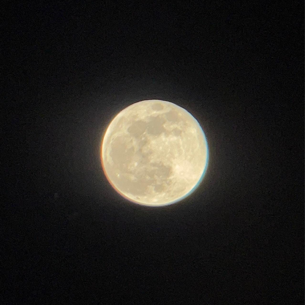 The Moon over London, Canada — full moon, Lunar Day 16