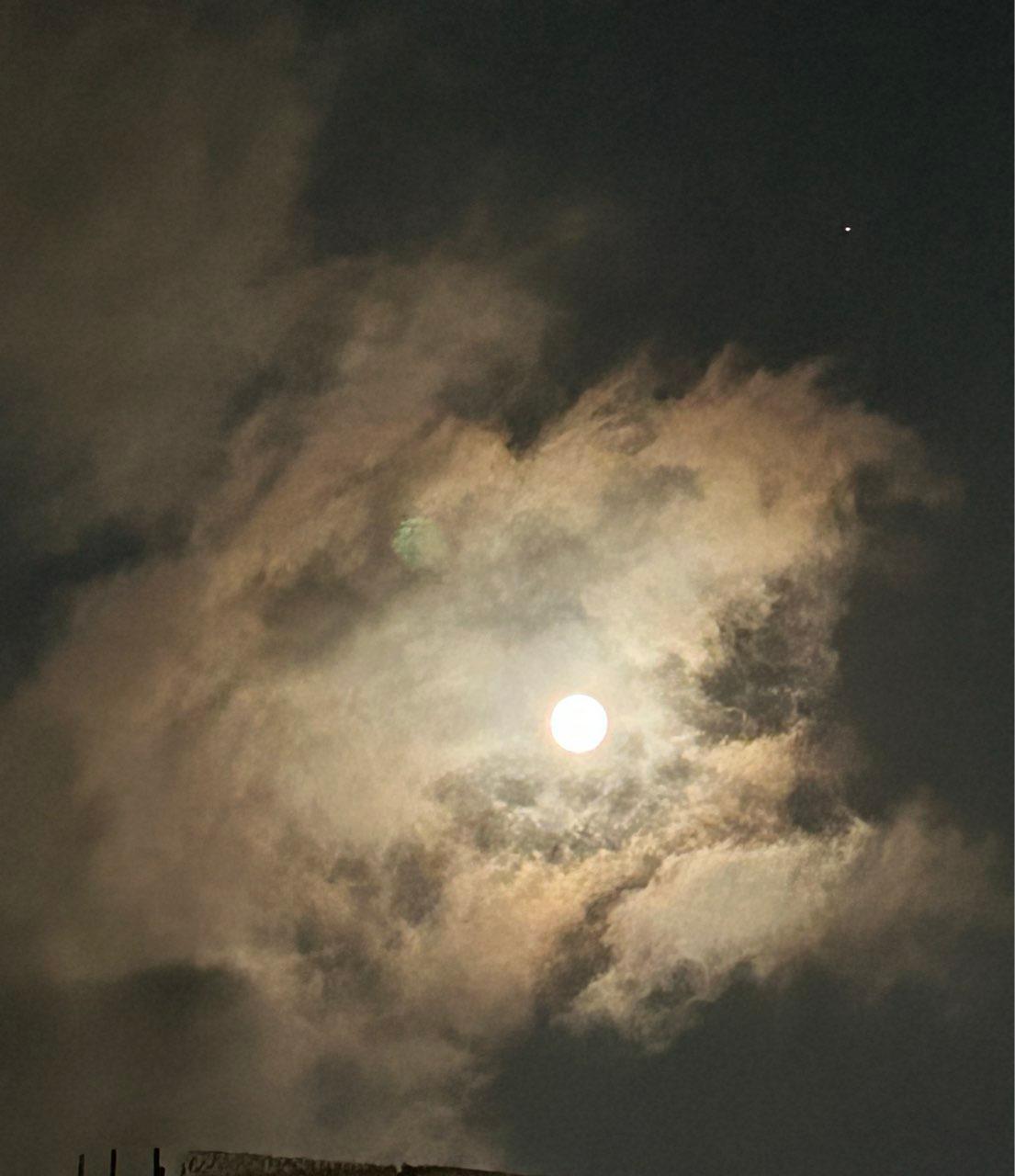 The Moon over Iztacalco, México — full moon, Lunar Day 16