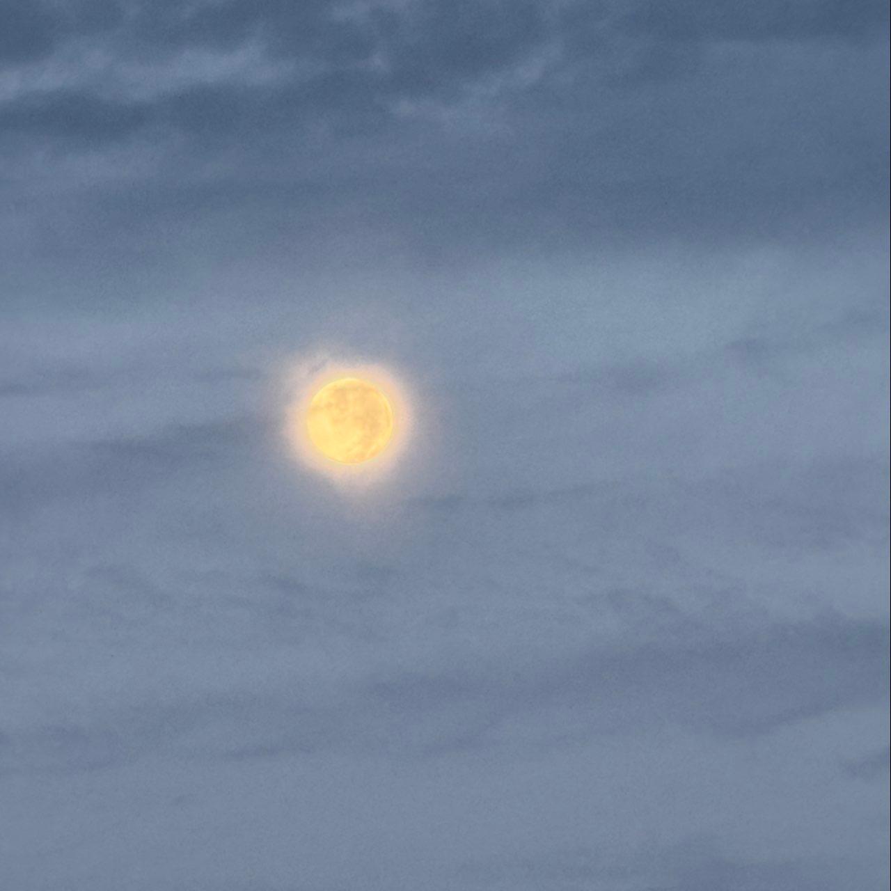 The Moon over Glenhaven, United States — full moon, Lunar Day 17