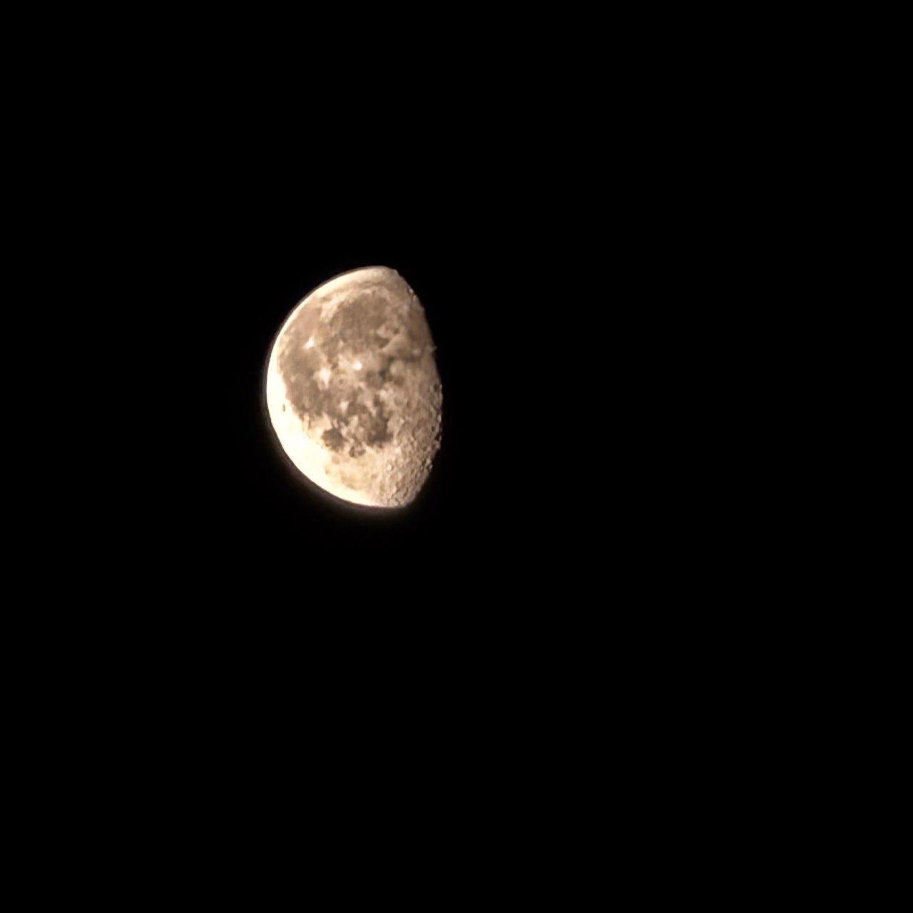The Moon over Honolulu, United States — waning gibbous, Lunar Day 21