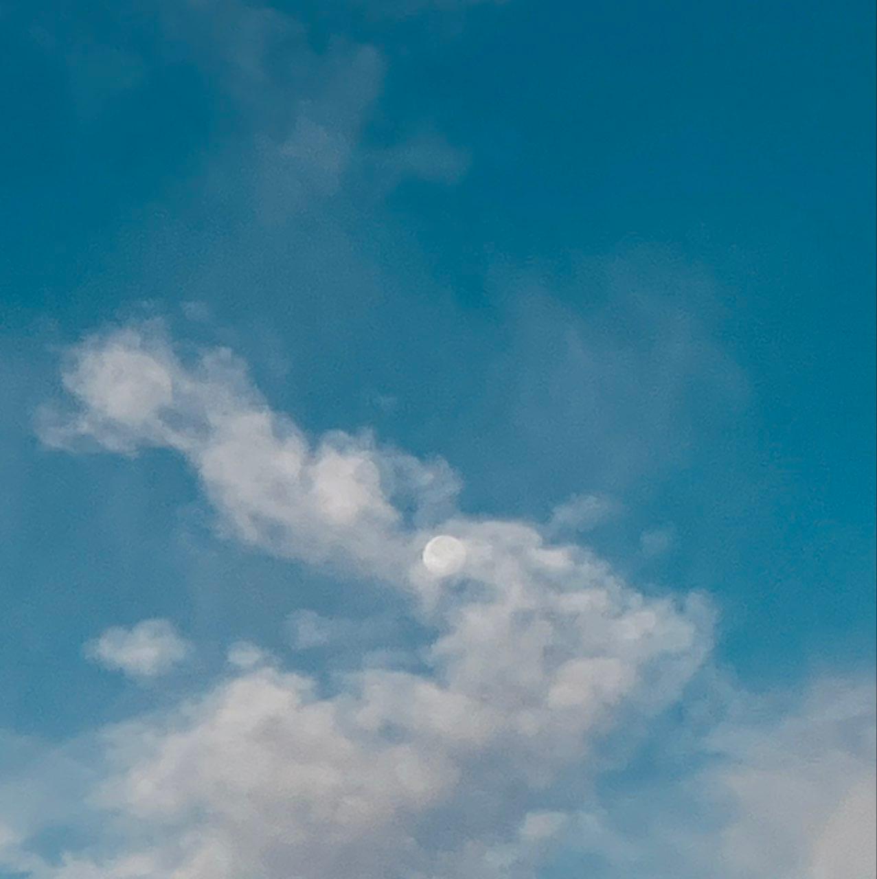 The Moon over Paterna, España — waning gibbous, Lunar Day 17
