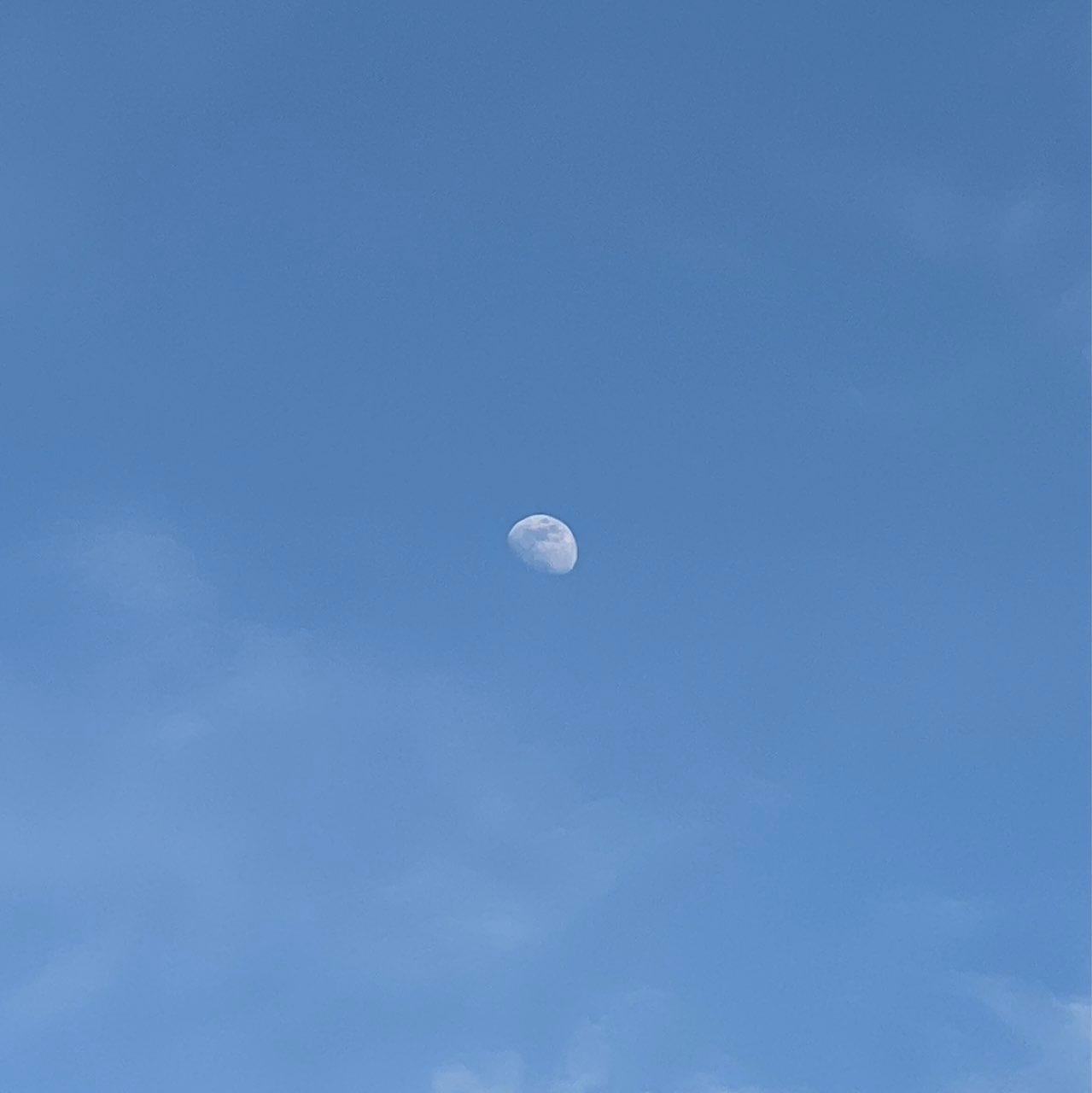 The Moon over Mühlhausen/Thüringen, Deutschland — waxing gibbous, Lunar Day 11