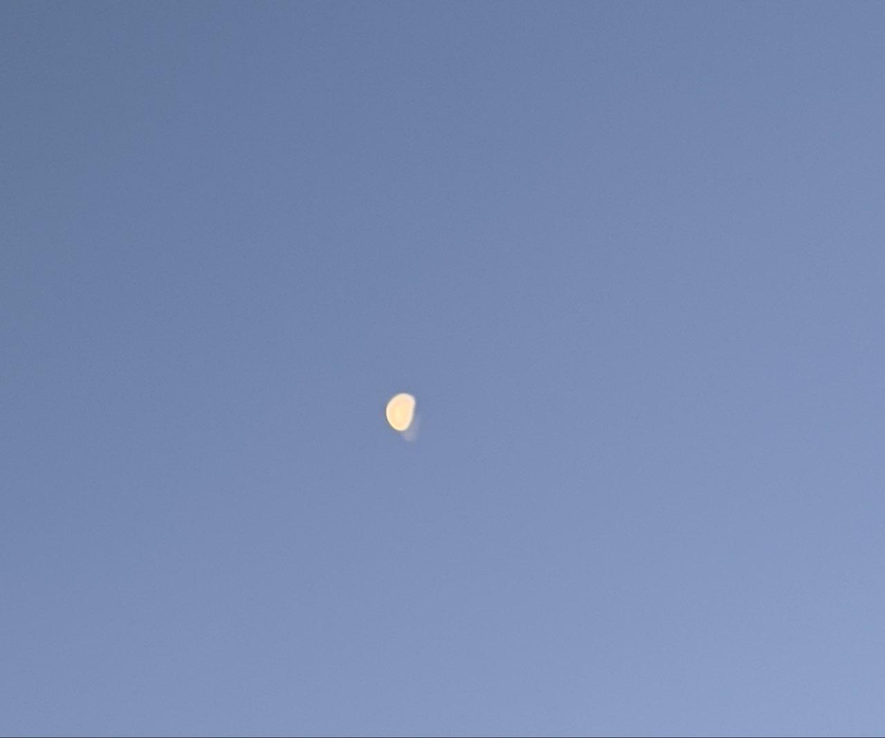 The Moon over Dagenham, United Kingdom — last quarter, Lunar Day 21