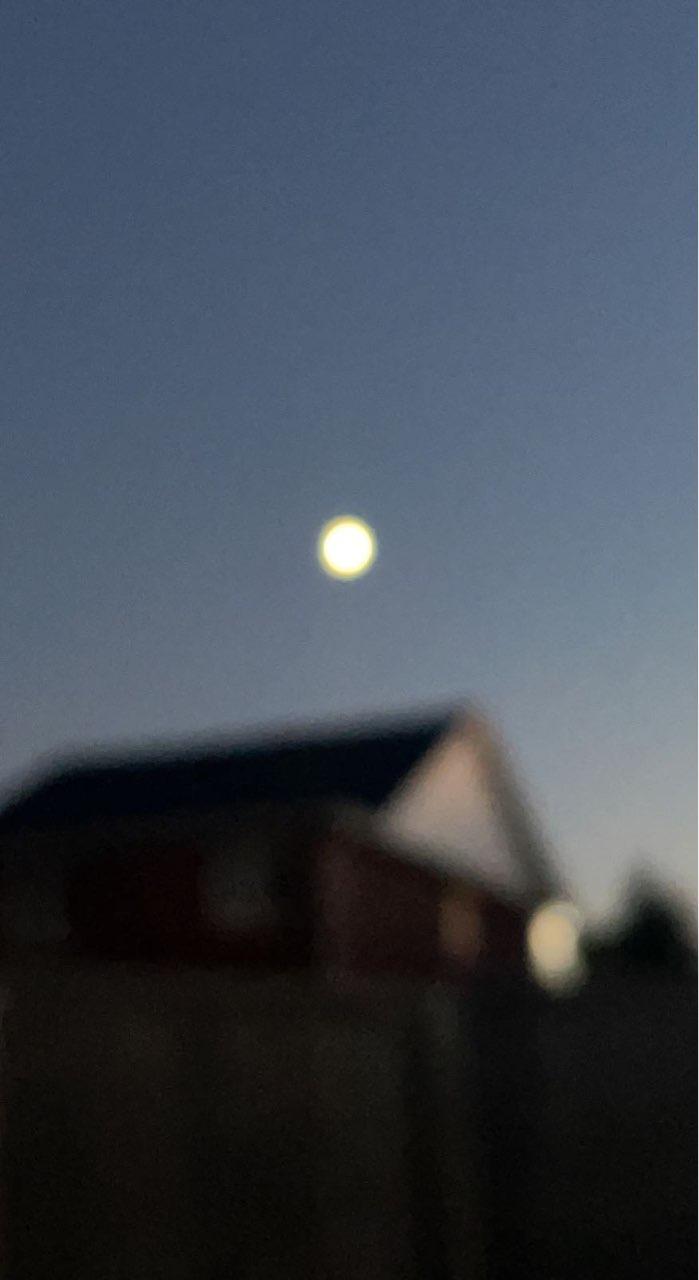 The Moon over Milton, Canada — waxing crescent, Lunar Day 6