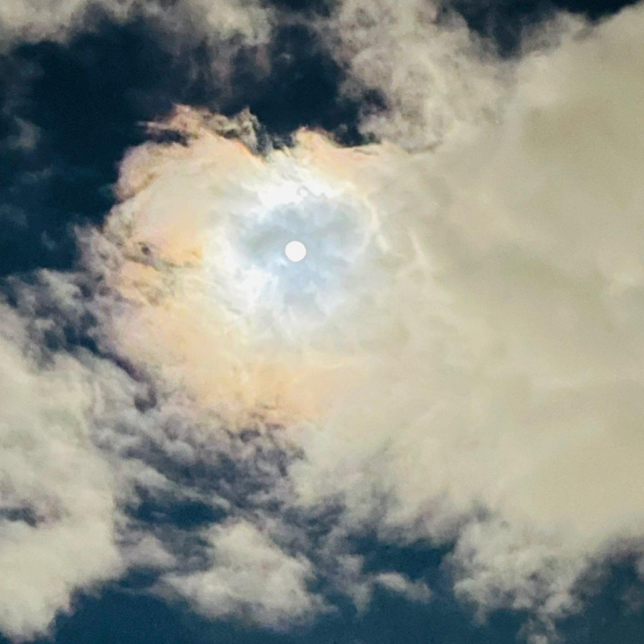 The Moon over Bogotá, Colombia — full moon, Lunar Day 18