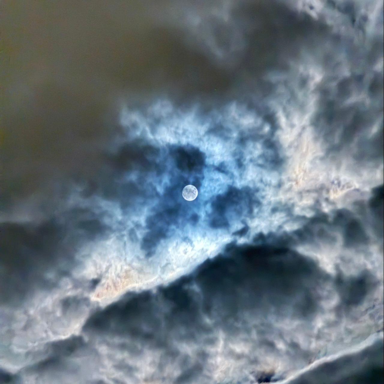 The Moon over Squinzano, Italia — full moon, Lunar Day 14
