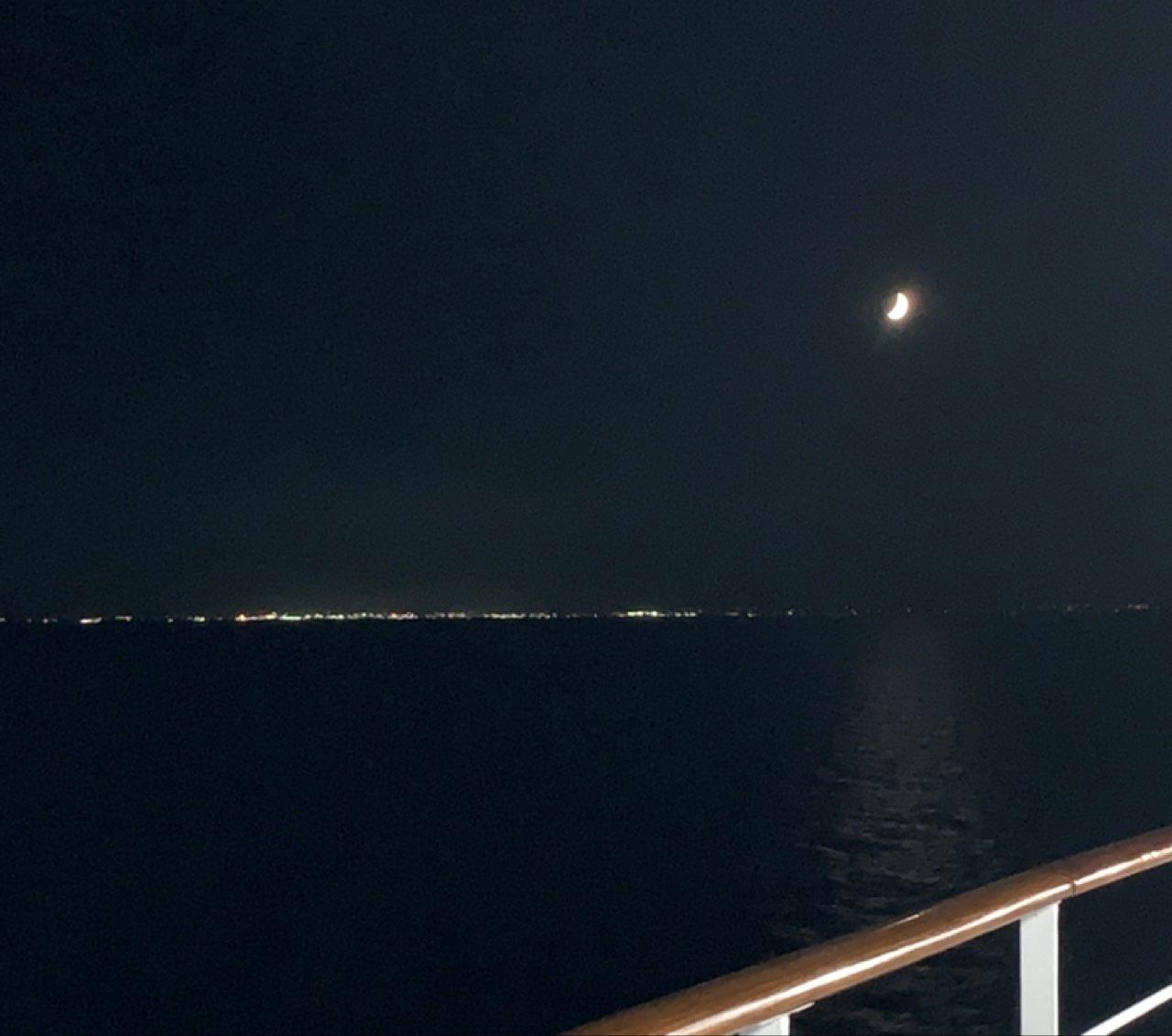 The Moon over Venise, Italie — first quarter, Lunar Day 6