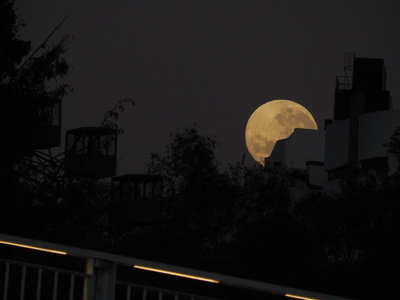 The Moon over Córdoba, Argentina — full moon, Lunar Day 16