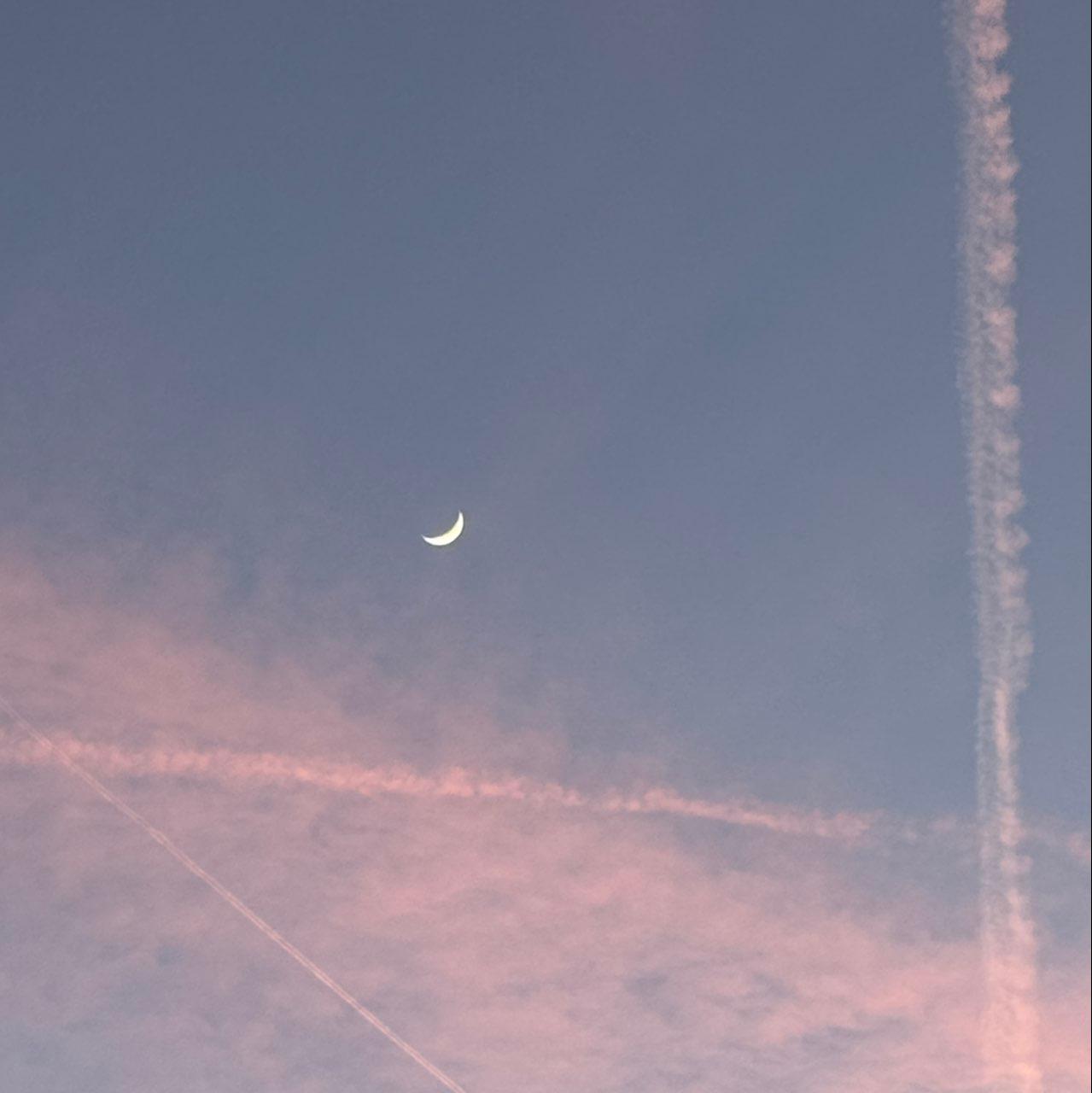 The Moon over Wetzlar, Deutschland — waxing crescent, Lunar Day 5