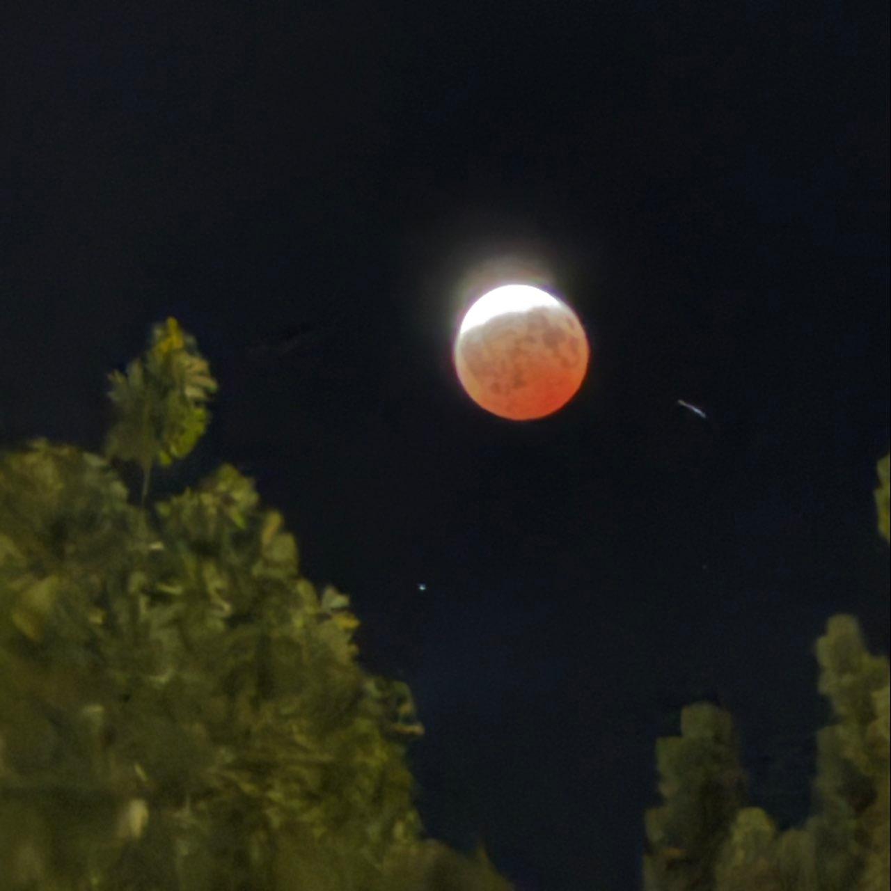 The Moon over Victoria, Canada — full moon, Lunar Day 16