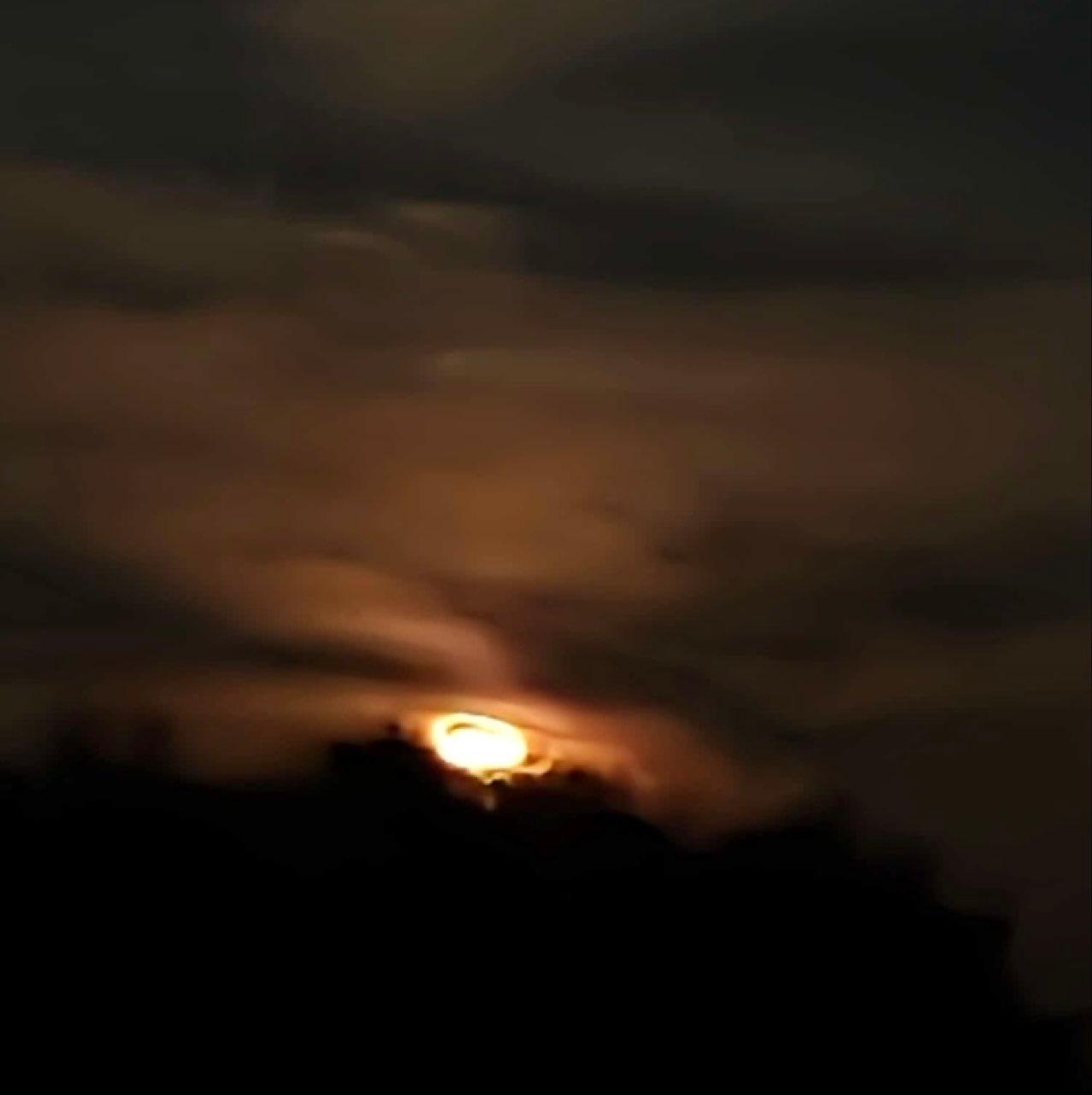 The Moon over Forst, Alemania — full moon, Lunar Day 16