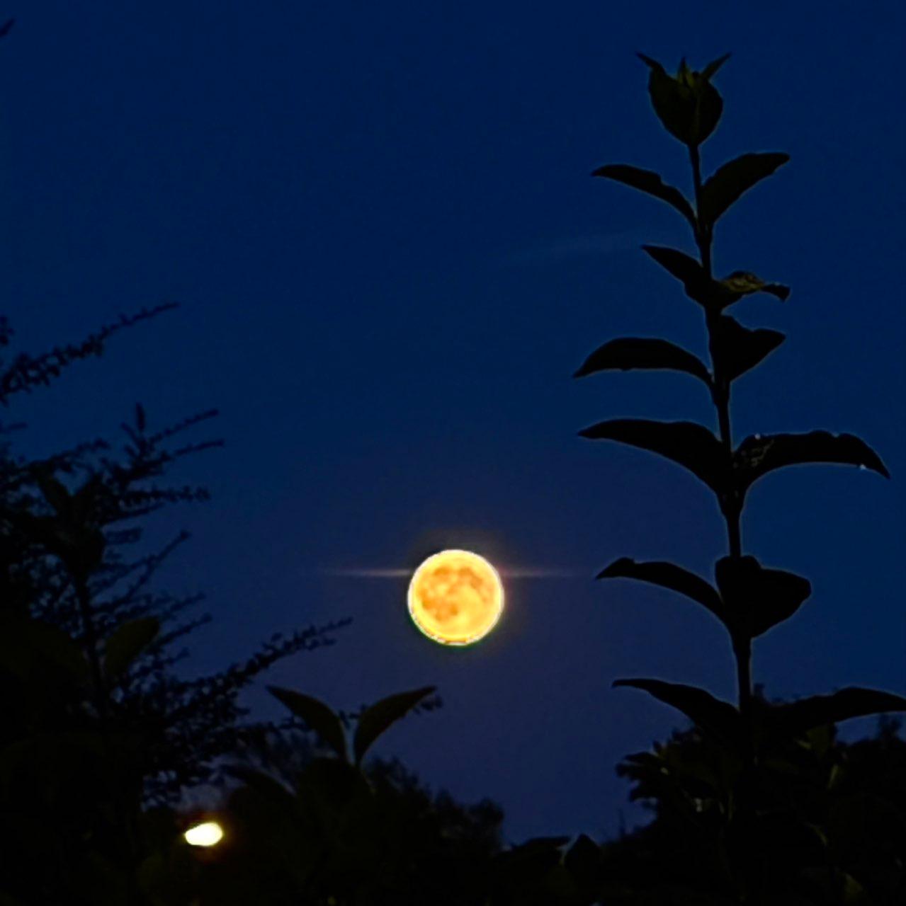The Moon over Glasgow, United Kingdom — full moon, Lunar Day 18