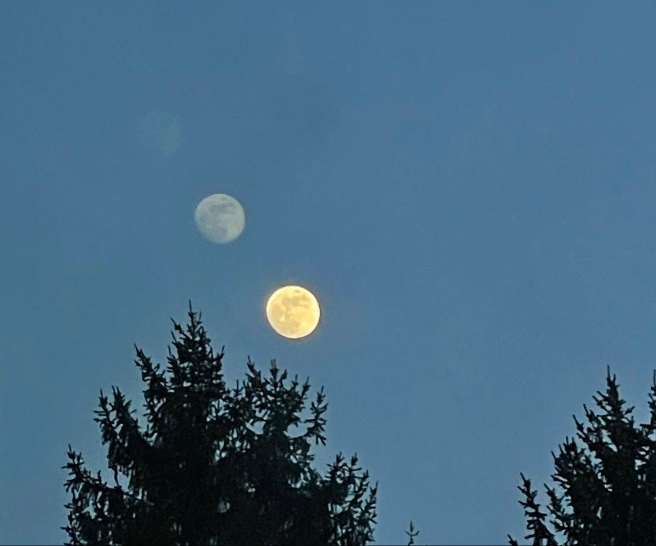 The Moon over Burnaby, Canada — full moon, Lunar Day 17