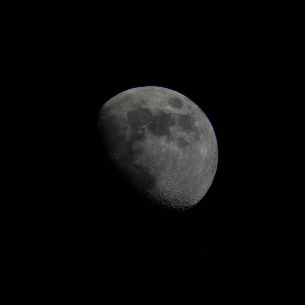 The Moon over Markham, Canada — waxing gibbous, Lunar Day 11