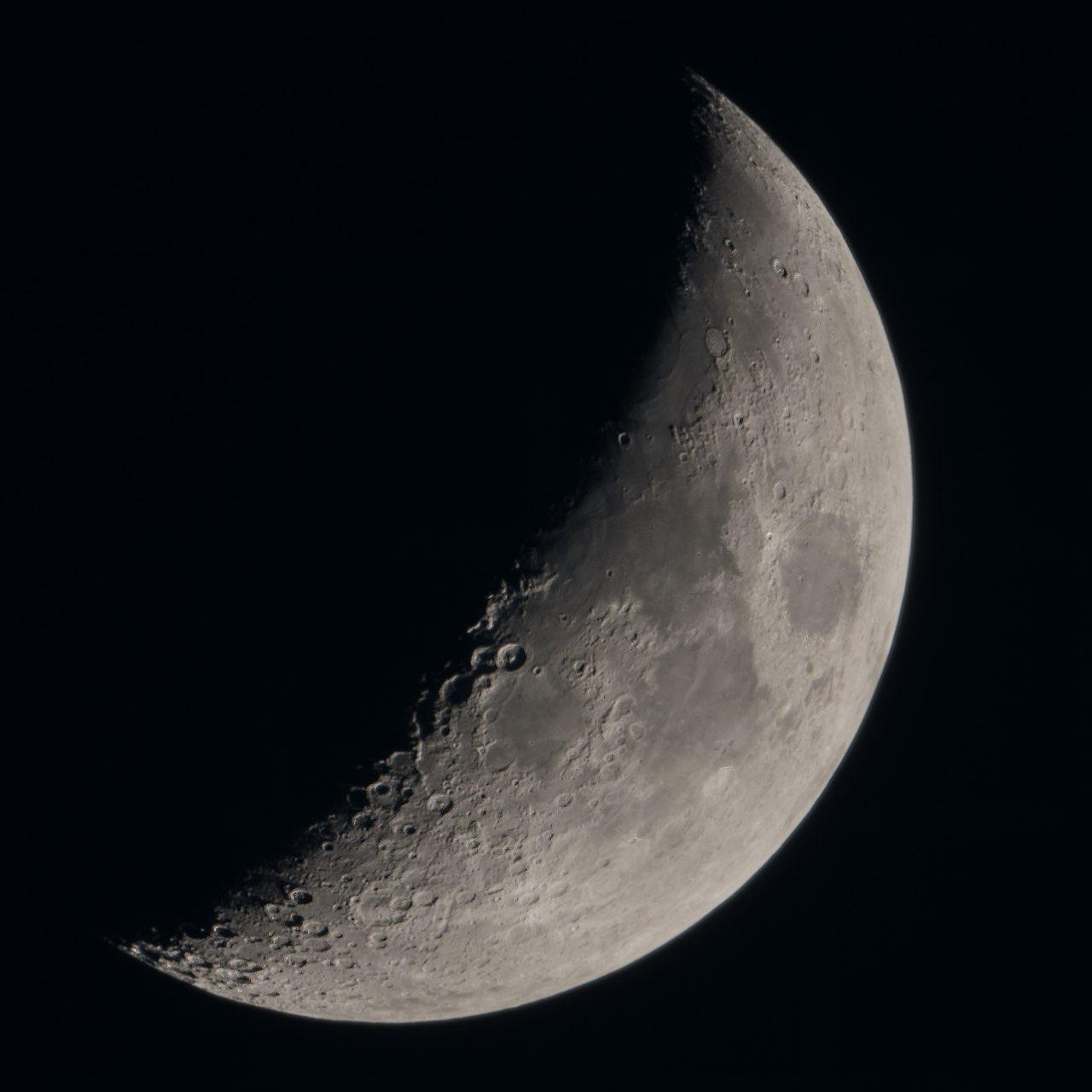The Moon over London, United Kingdom — first quarter, Lunar Day 6