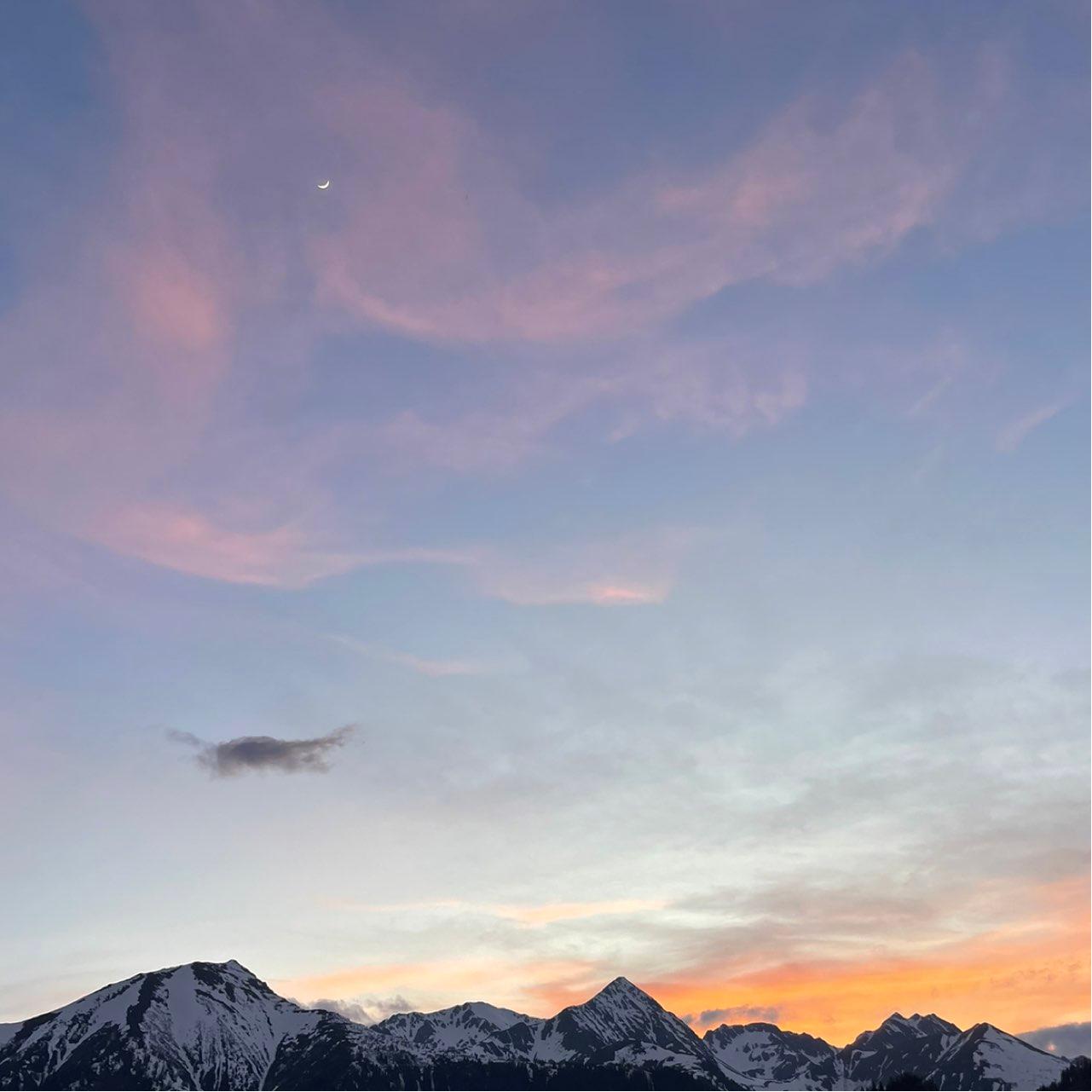 The Moon over Wien, Österreich — waxing crescent, Lunar Day 5