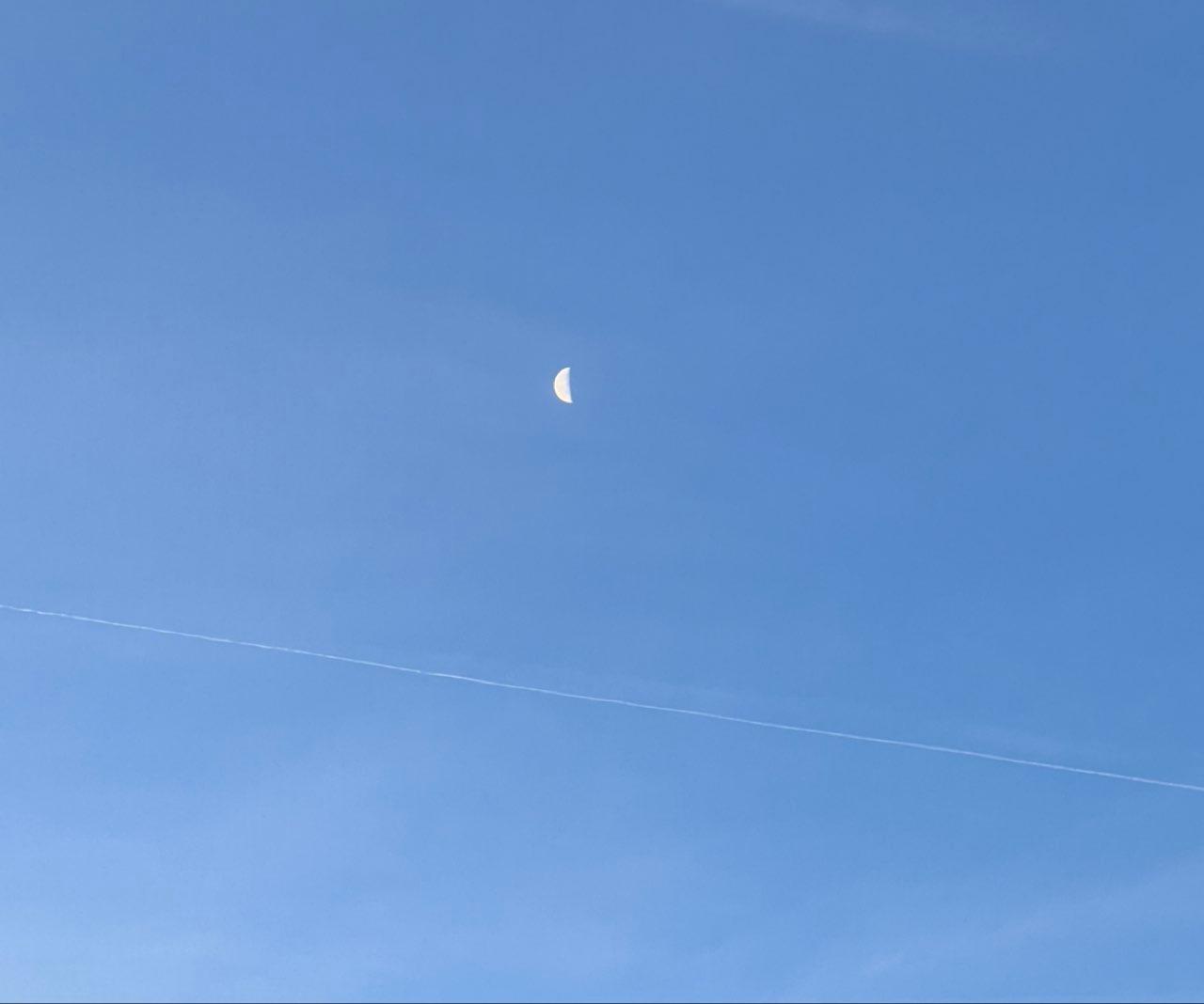 The Moon over Essen, Deutschland — last quarter, Lunar Day 23