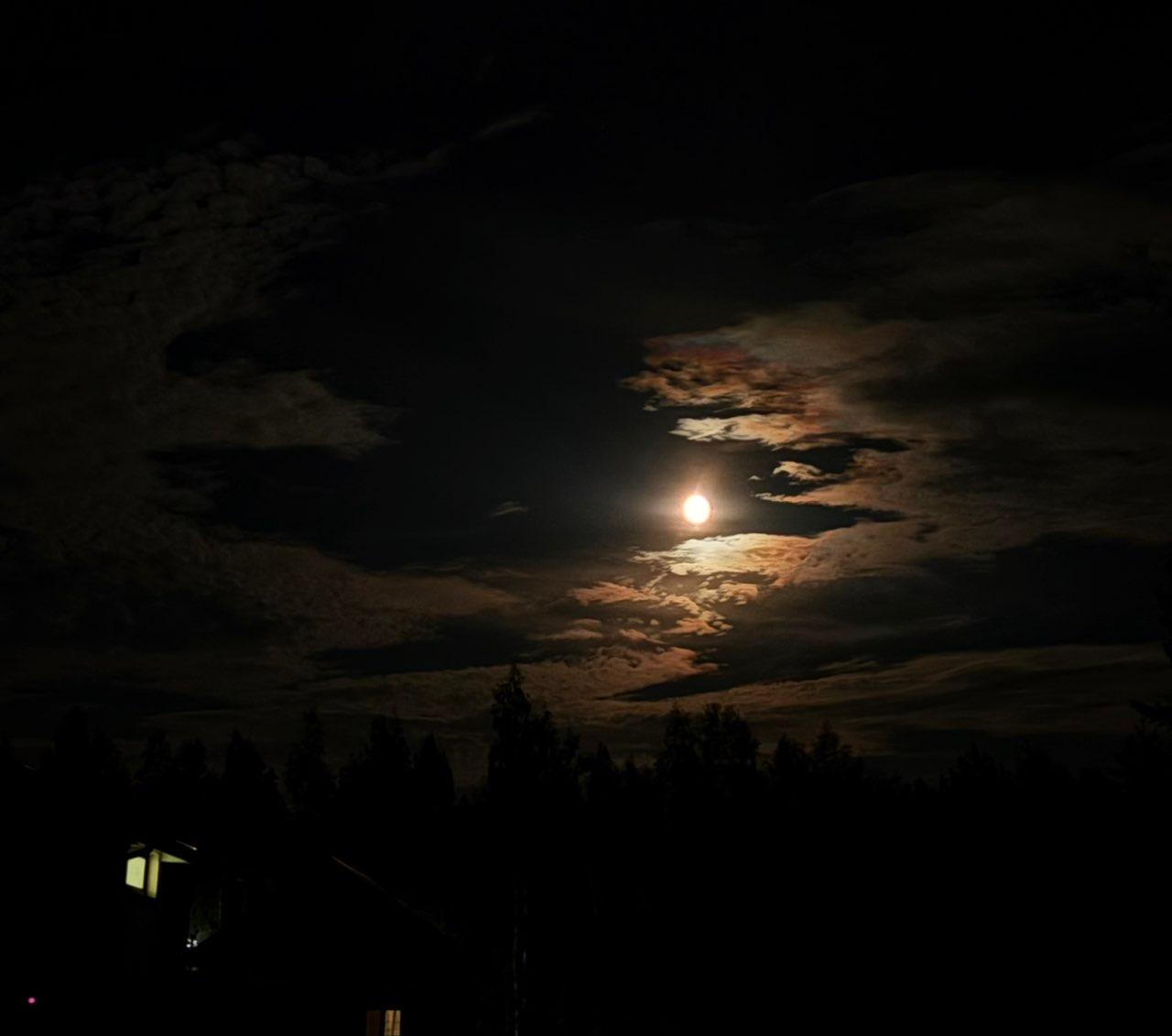 The Moon over Sel, Norway — waning gibbous, Lunar Day 18