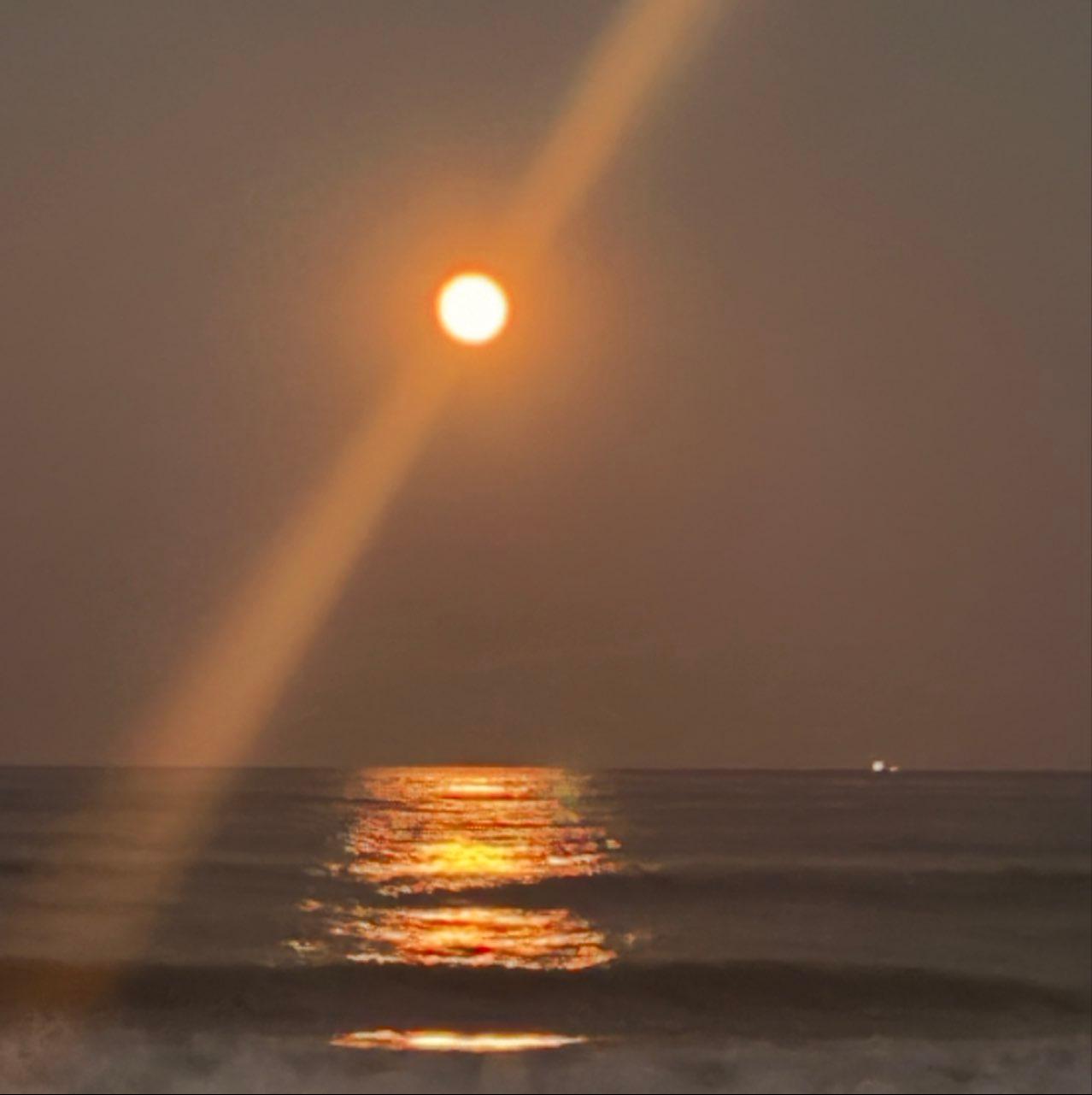 The Moon over Longport, United States — full moon, Lunar Day 16