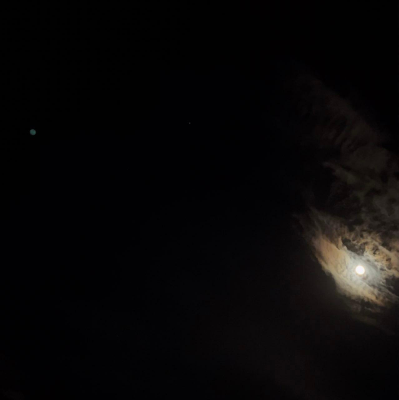 The Moon over Kabupaten Lombok Utara, Indonesien — full moon, Lunar Day 14