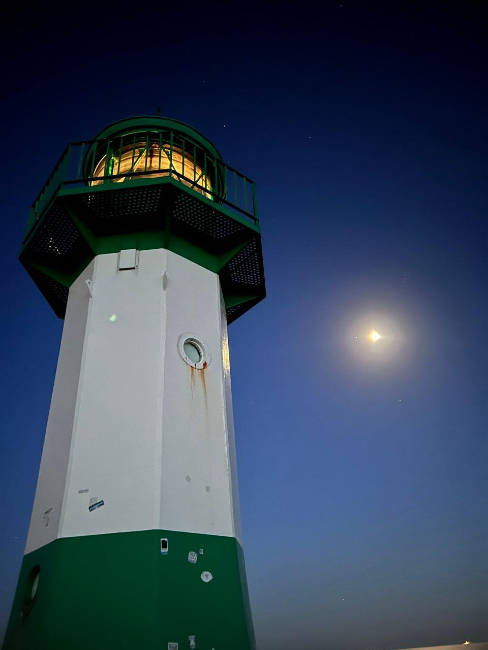 The Moon over Sassnitz, Deutschland — waxing gibbous, Lunar Day 13