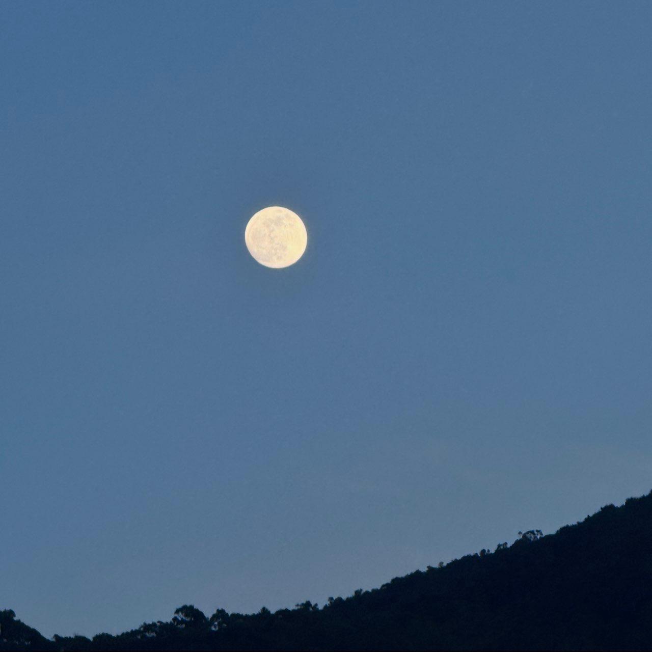 The Moon over Bogotá, Colombia — full moon, Lunar Day 15