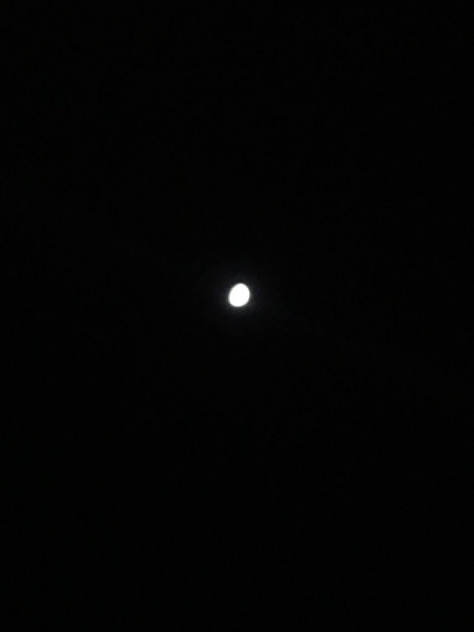 The Moon over Arona, Spain — waxing gibbous, Lunar Day 11