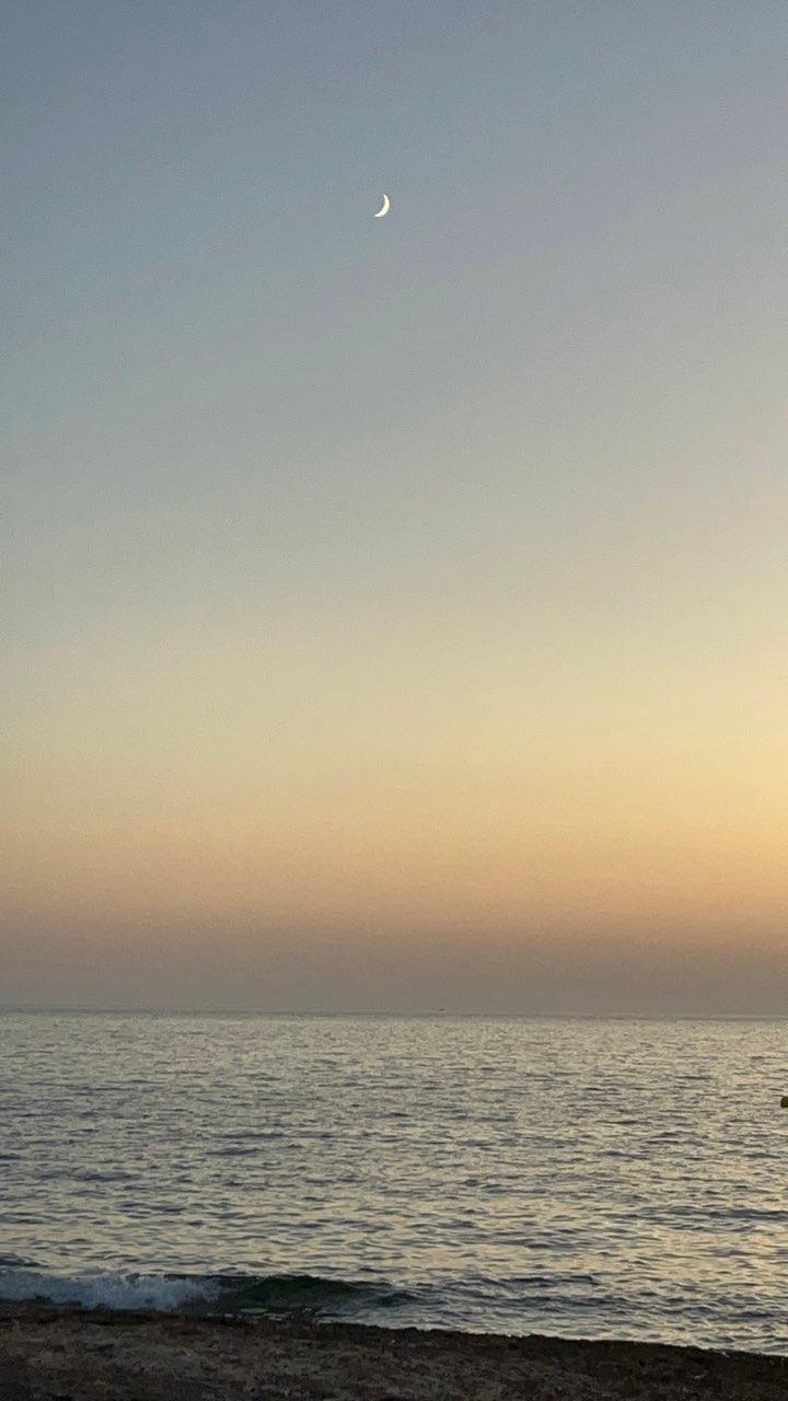 The Moon over Palma, España — waxing crescent, Lunar Day 5