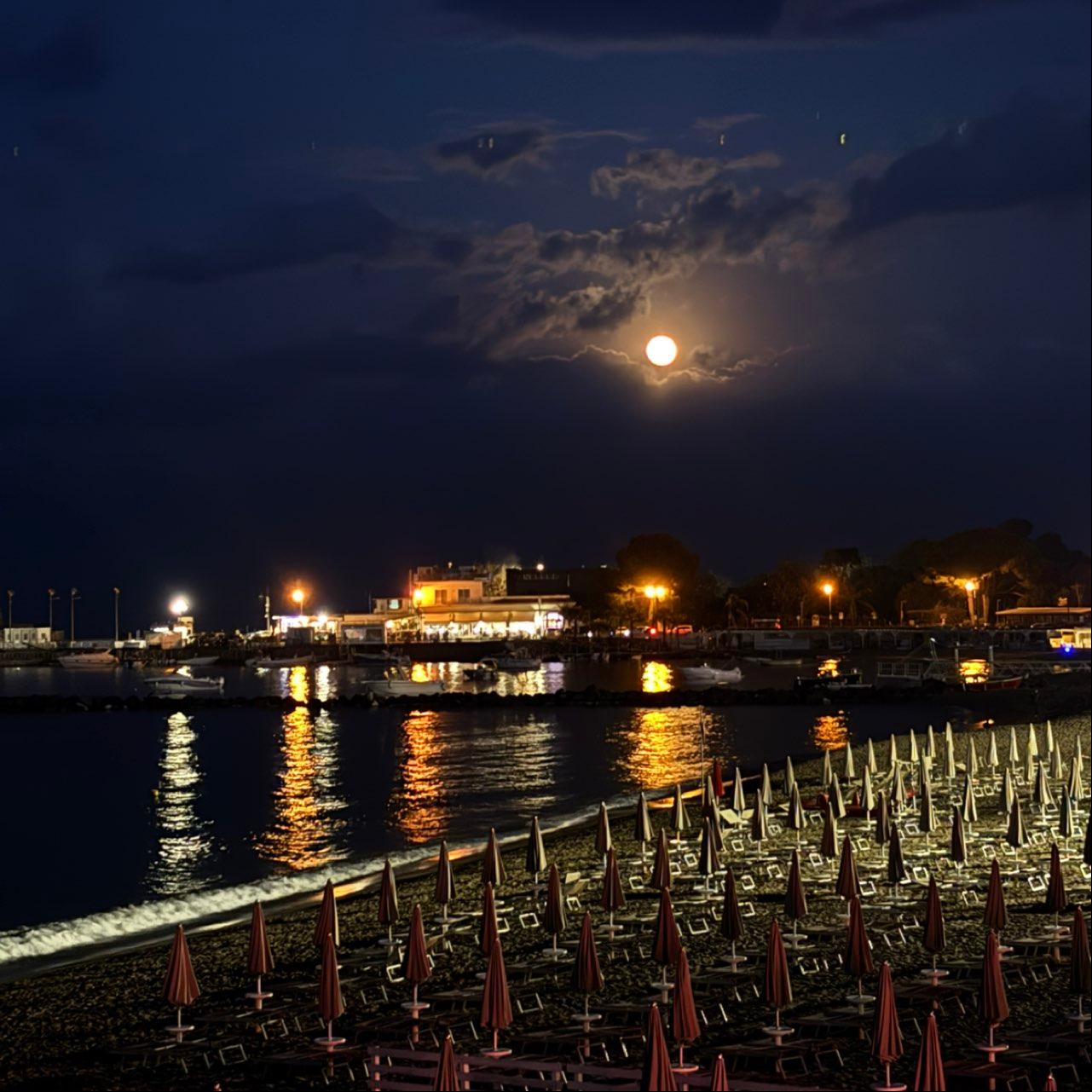 The Moon over Giardini Naxos, Italia — full moon, Lunar Day 15