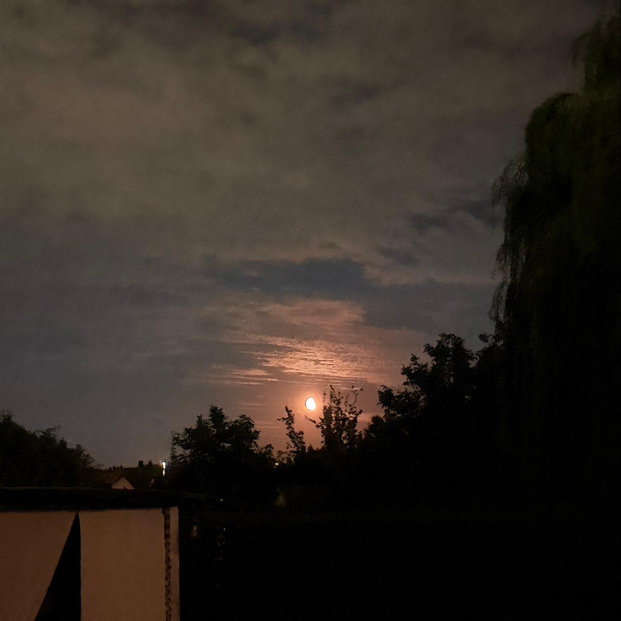 The Moon over Kraainem, Belgium — waning gibbous, Lunar Day 21