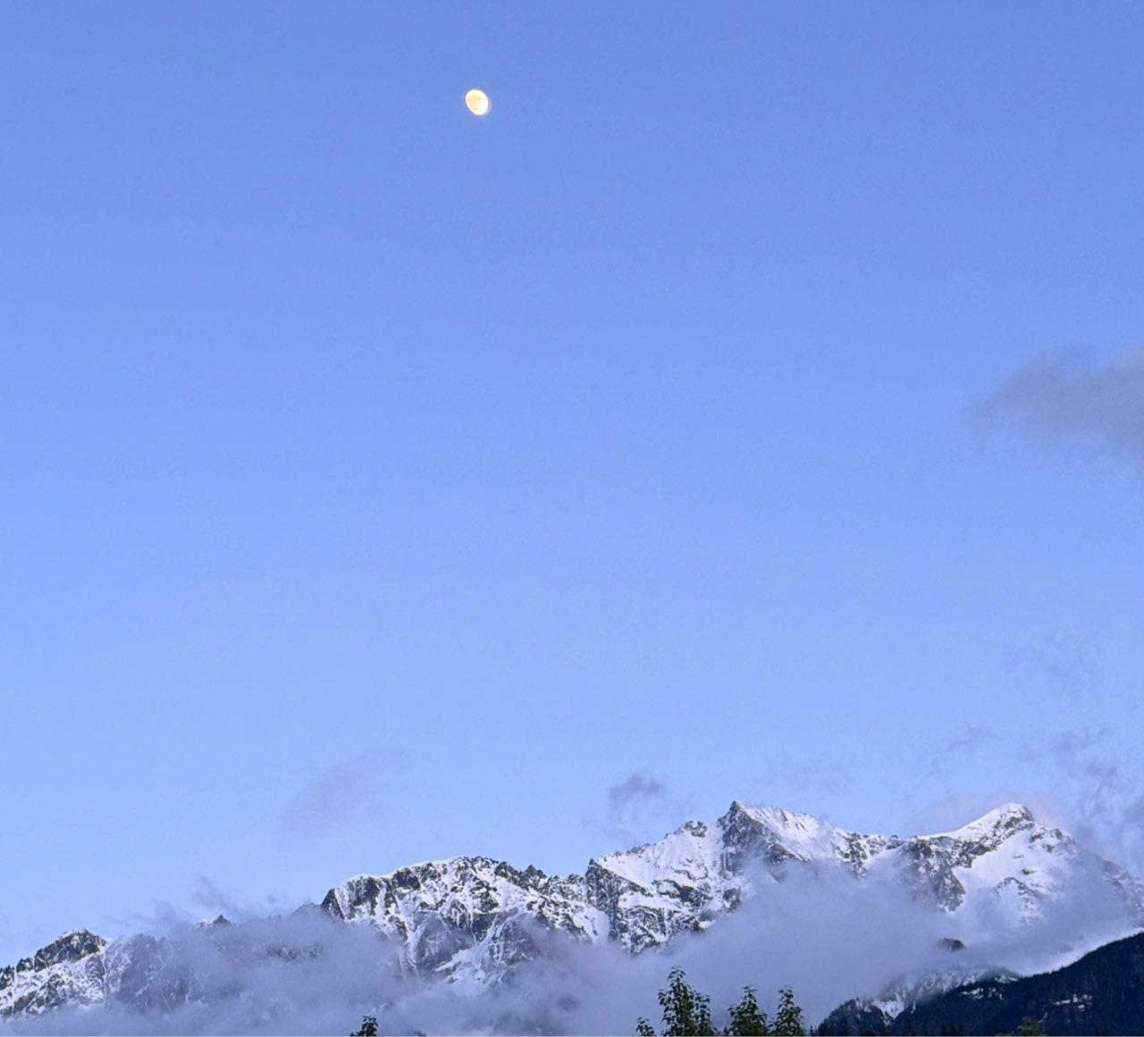 The Moon over Pemberton, Canada — waxing gibbous, Lunar Day 13