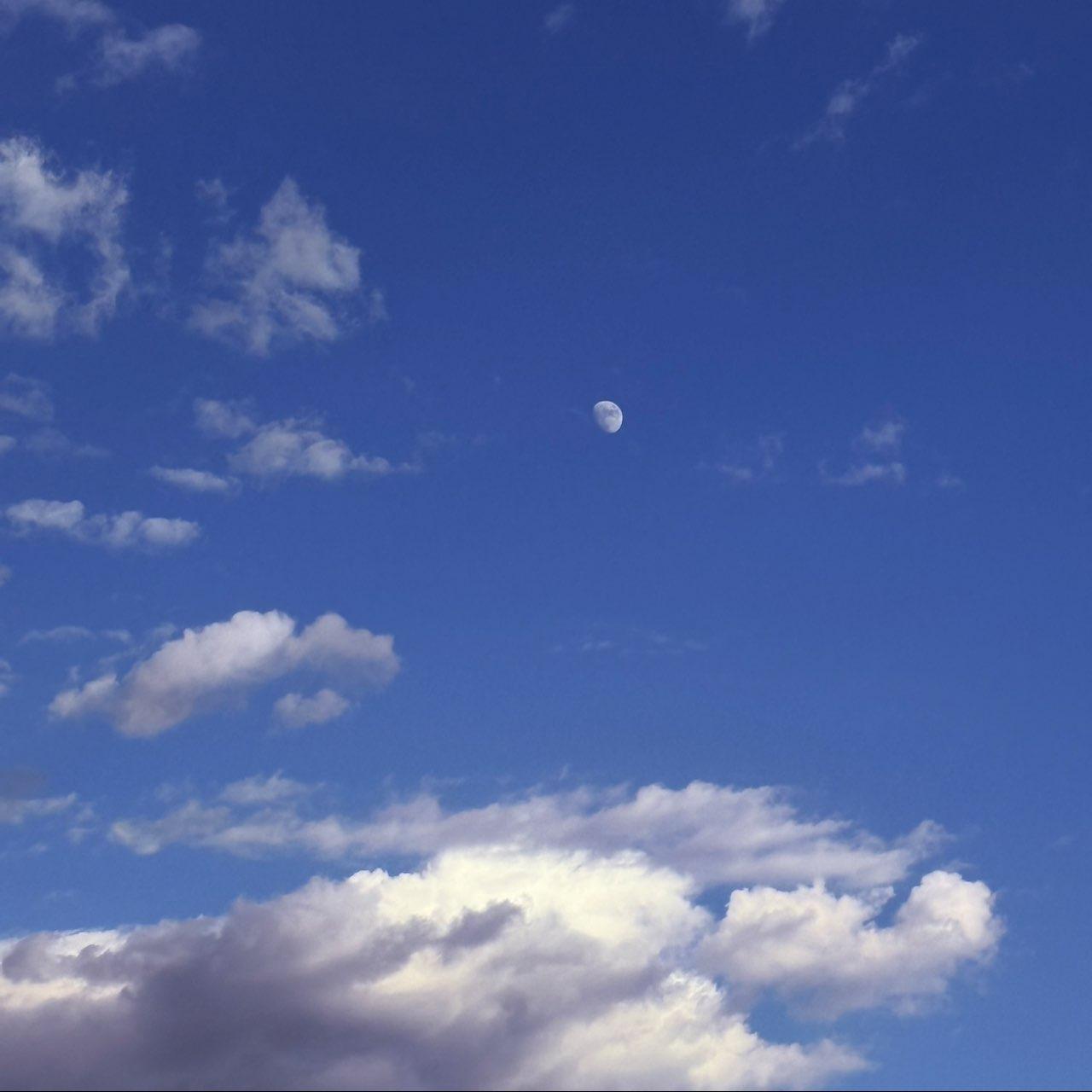 The Moon over El Paso, United States — waxing gibbous, Lunar Day 12