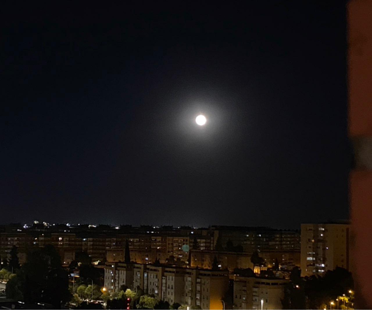 The Moon over Sevilla, España — full moon, Lunar Day 16