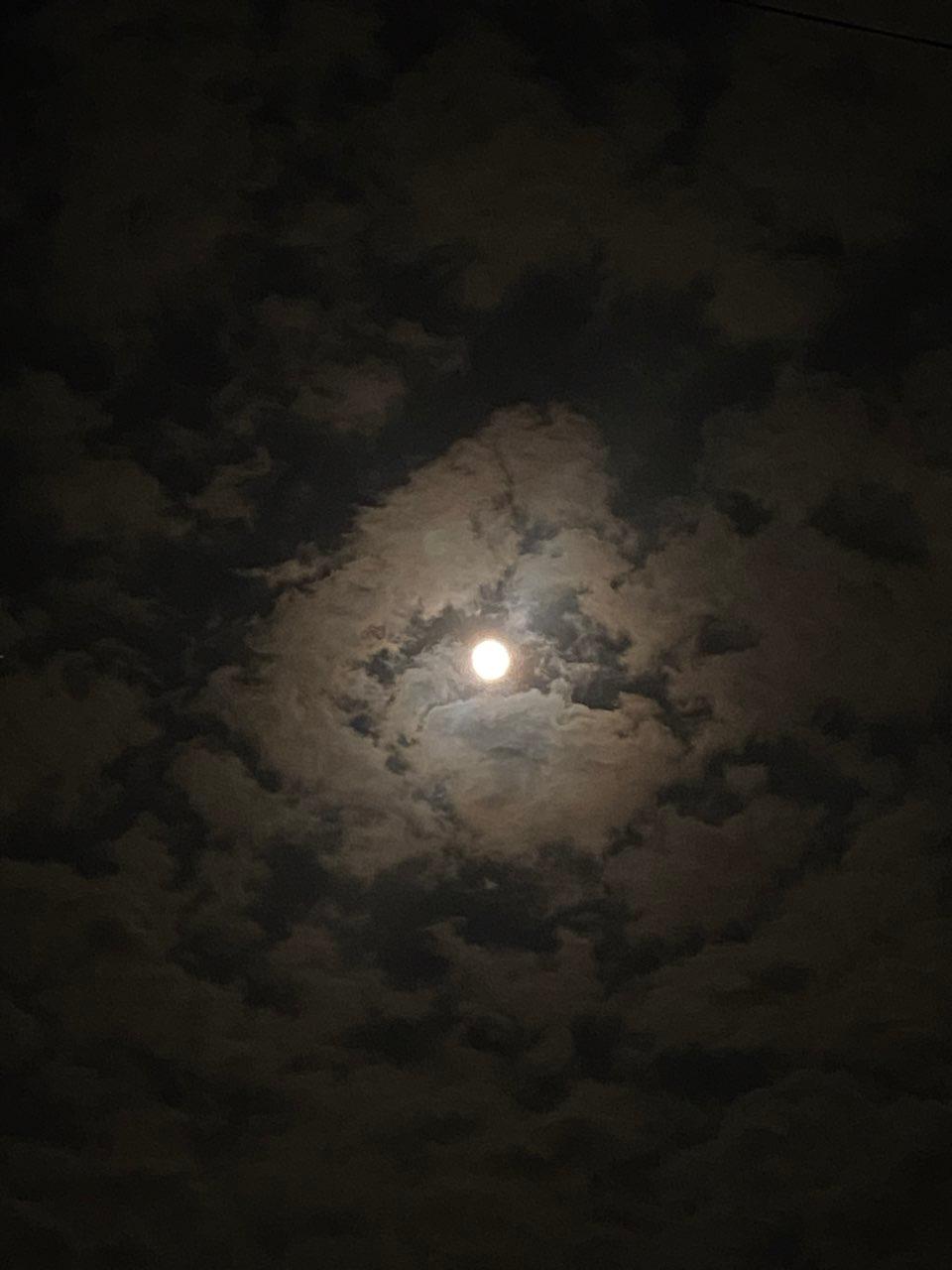 The Moon over Salamanca, México — full moon, Lunar Day 15