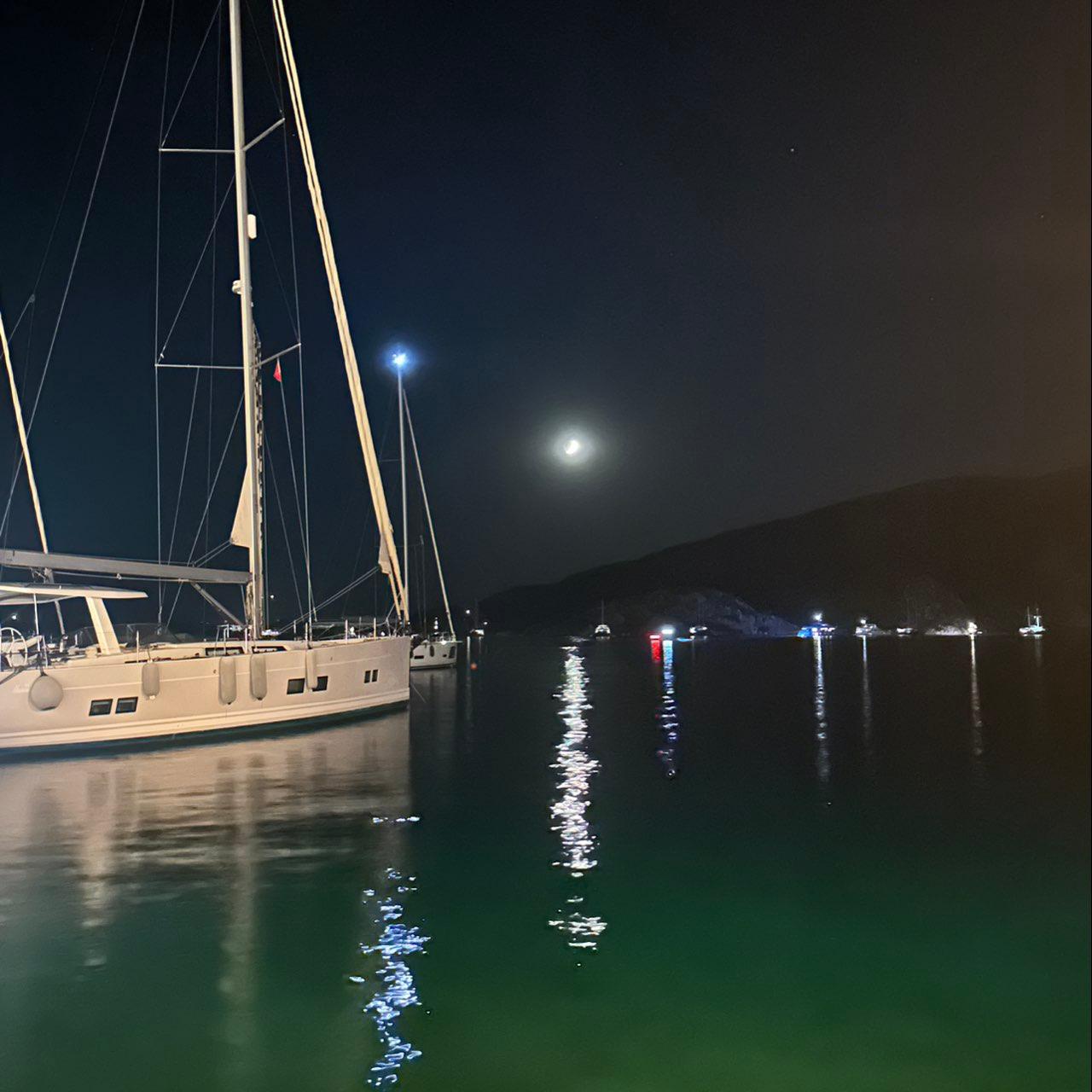 The Moon over Türkiye — waxing crescent, Lunar Day 5
