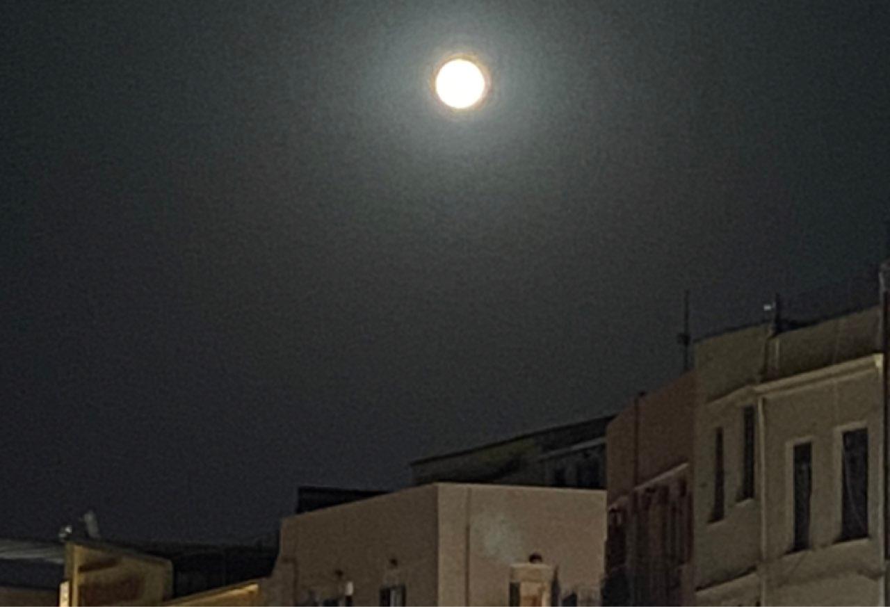 The Moon over Chania, Griechenland — full moon, Lunar Day 16