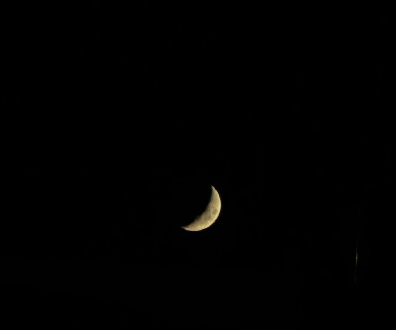 The Moon over Tijuana, México — waxing crescent, Lunar Day 6