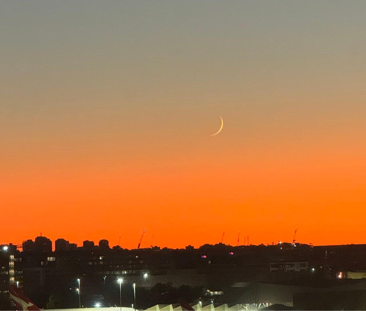The Moon over Mascot, Australia — waning crescent, Lunar Day 28