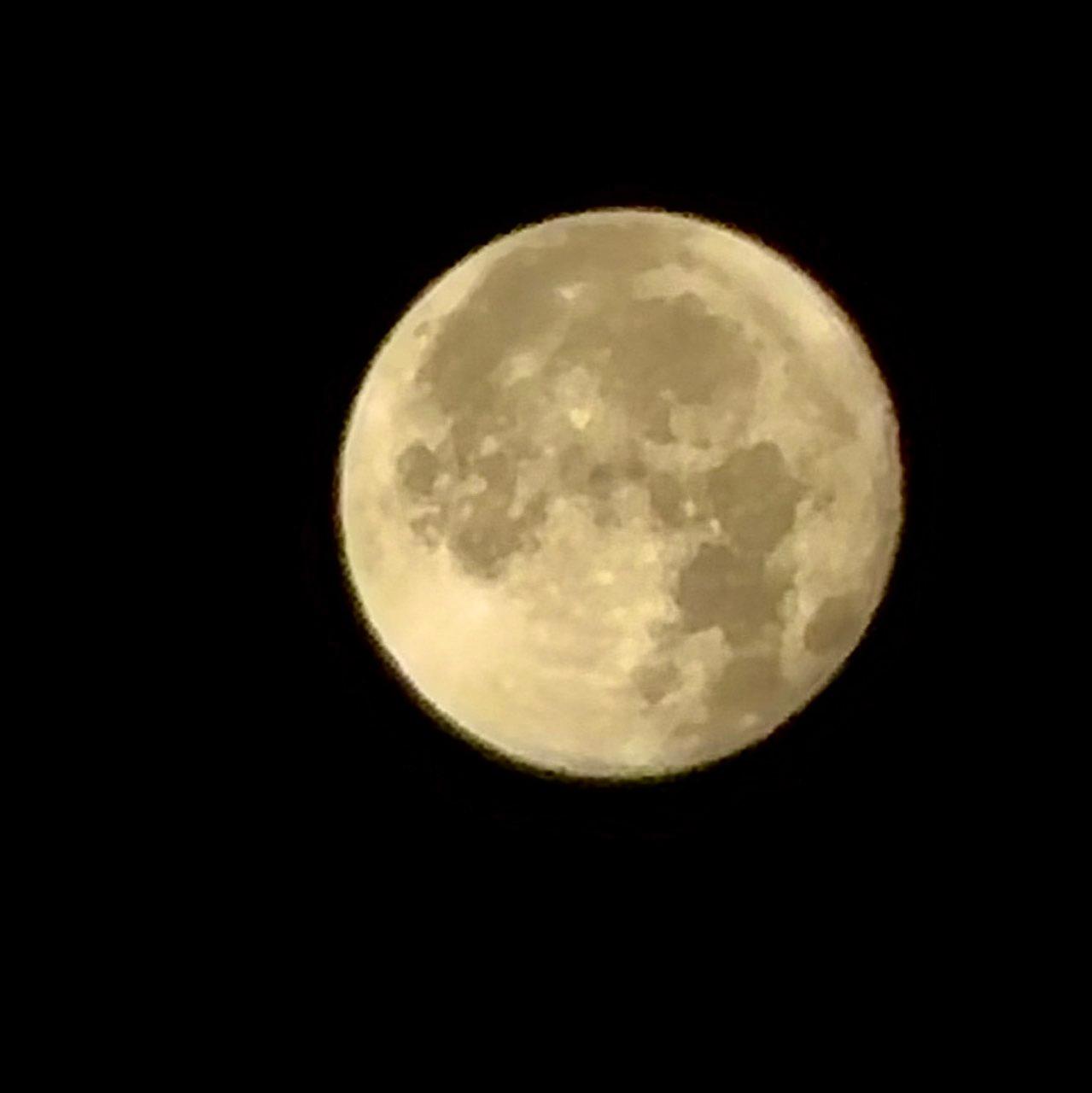The Moon over Honolulu, United States — full moon, Lunar Day 16