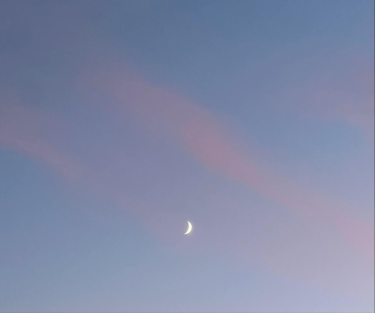 The Moon over Wedel, Deutschland — waxing crescent, Lunar Day 5