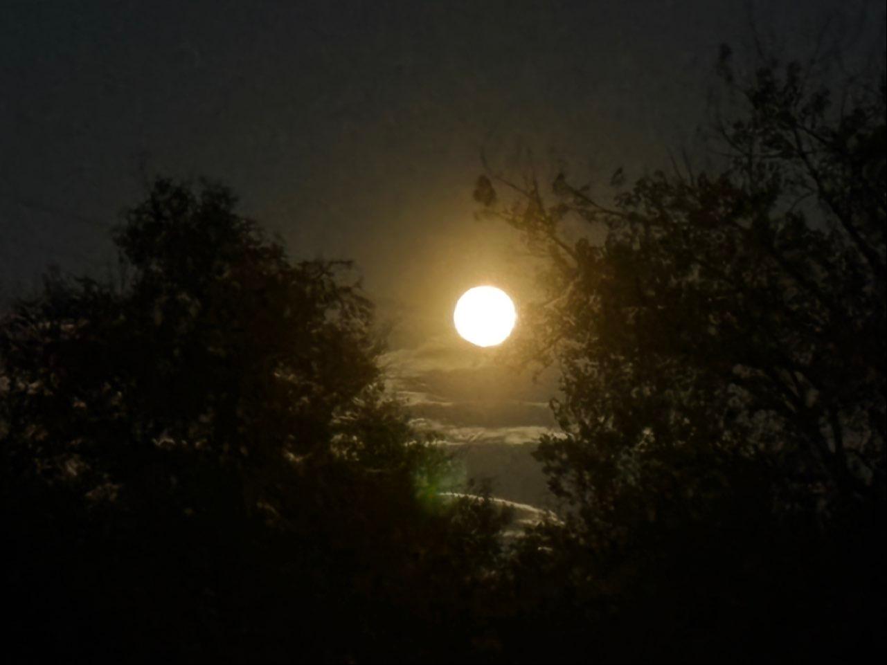 The Moon over Denver, United States — full moon, Lunar Day 17
